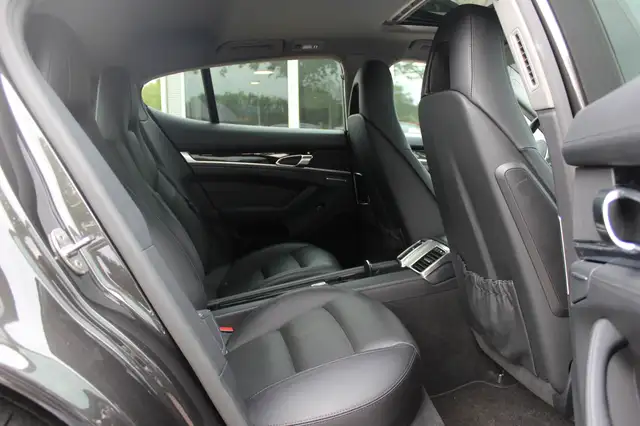 Porsche Panamera view 12