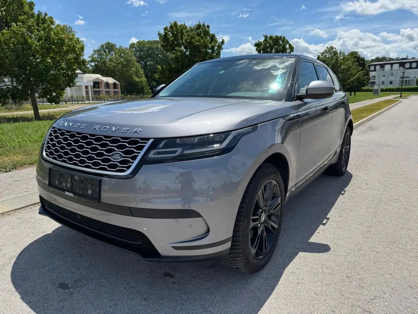 Land Rover Range Rover Velar D180 Allrad S Aut. Grau - 1
