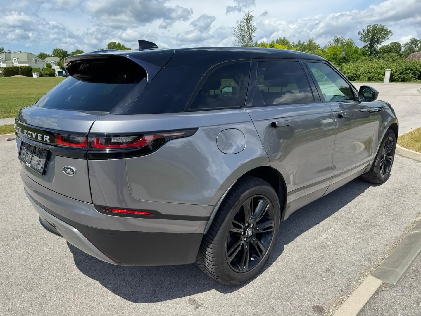Land Rover Range Rover Velar D180 Allrad S Aut. Grau - 2