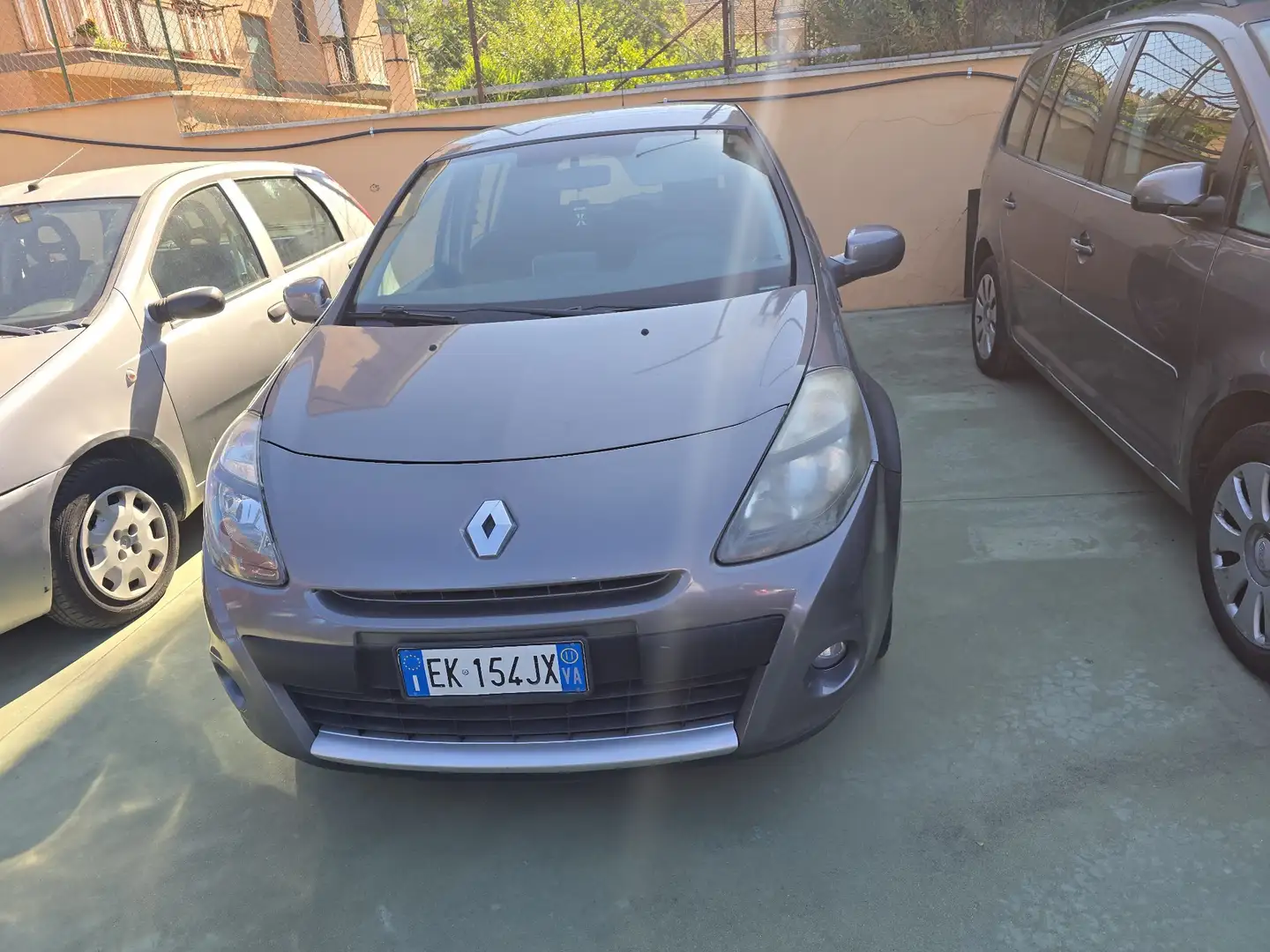 Renault Clio Clio 5p 1.2 16v Live! Grau - 2