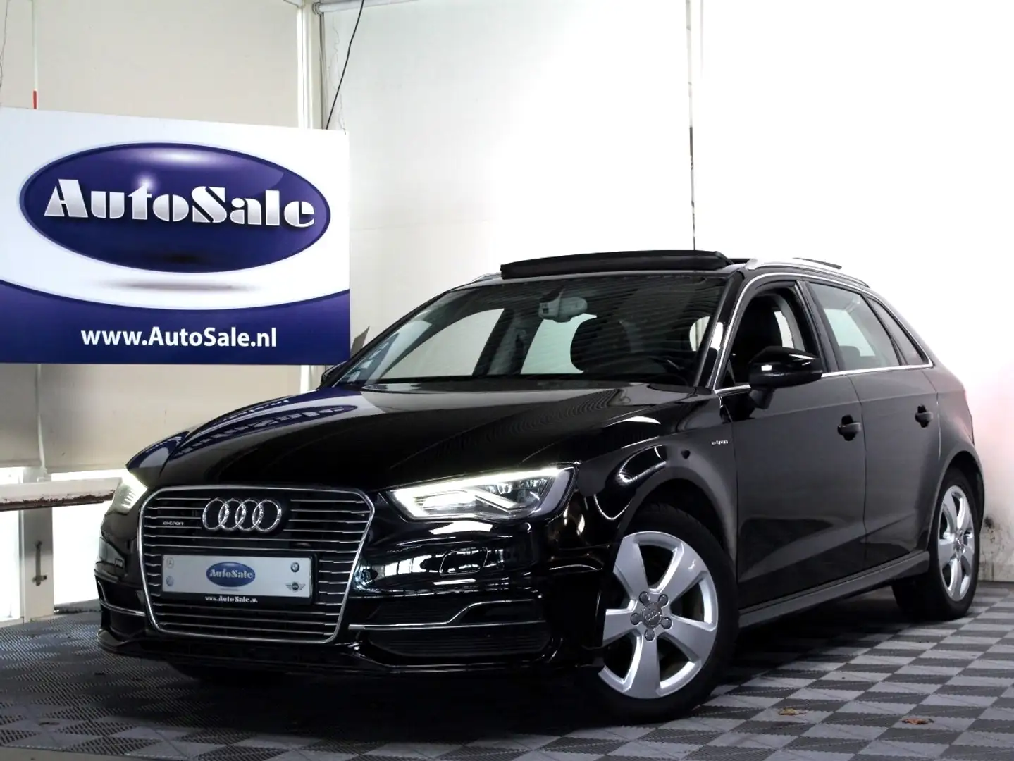 Audi A3 Sportback 1.4 e-tron PHEV Ambition PL+ PANO DAB LE Czarny - 1