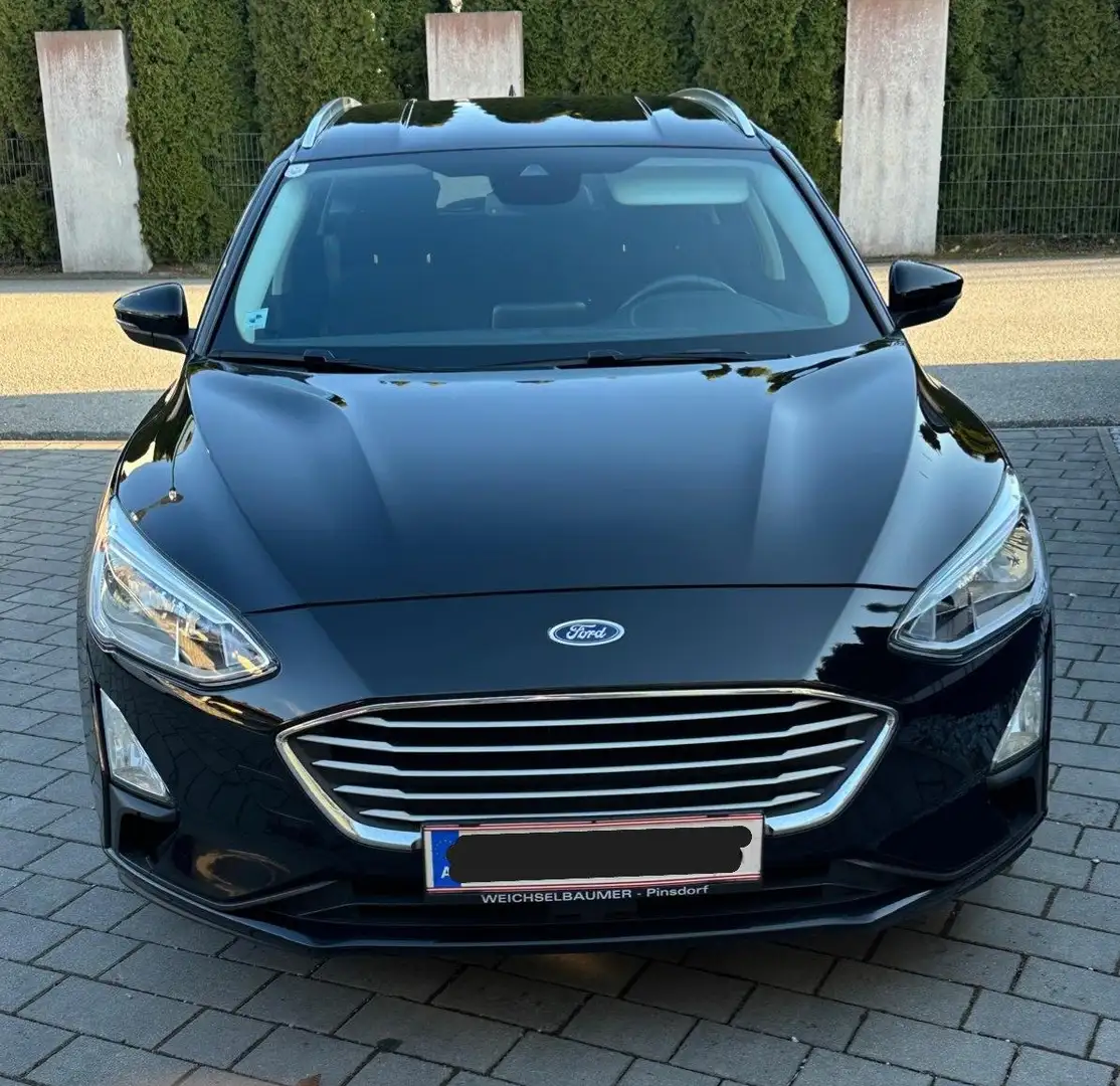 Ford Focus Focus Traveller 1,0 EcoBoost Trend Trend Schwarz - 1