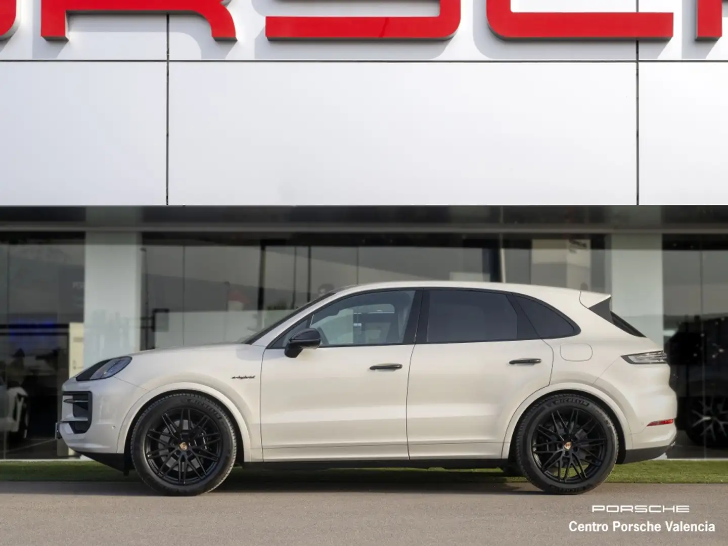 Porsche Cayenne E-Hybrid Black Edition Aut. Beige - 2
