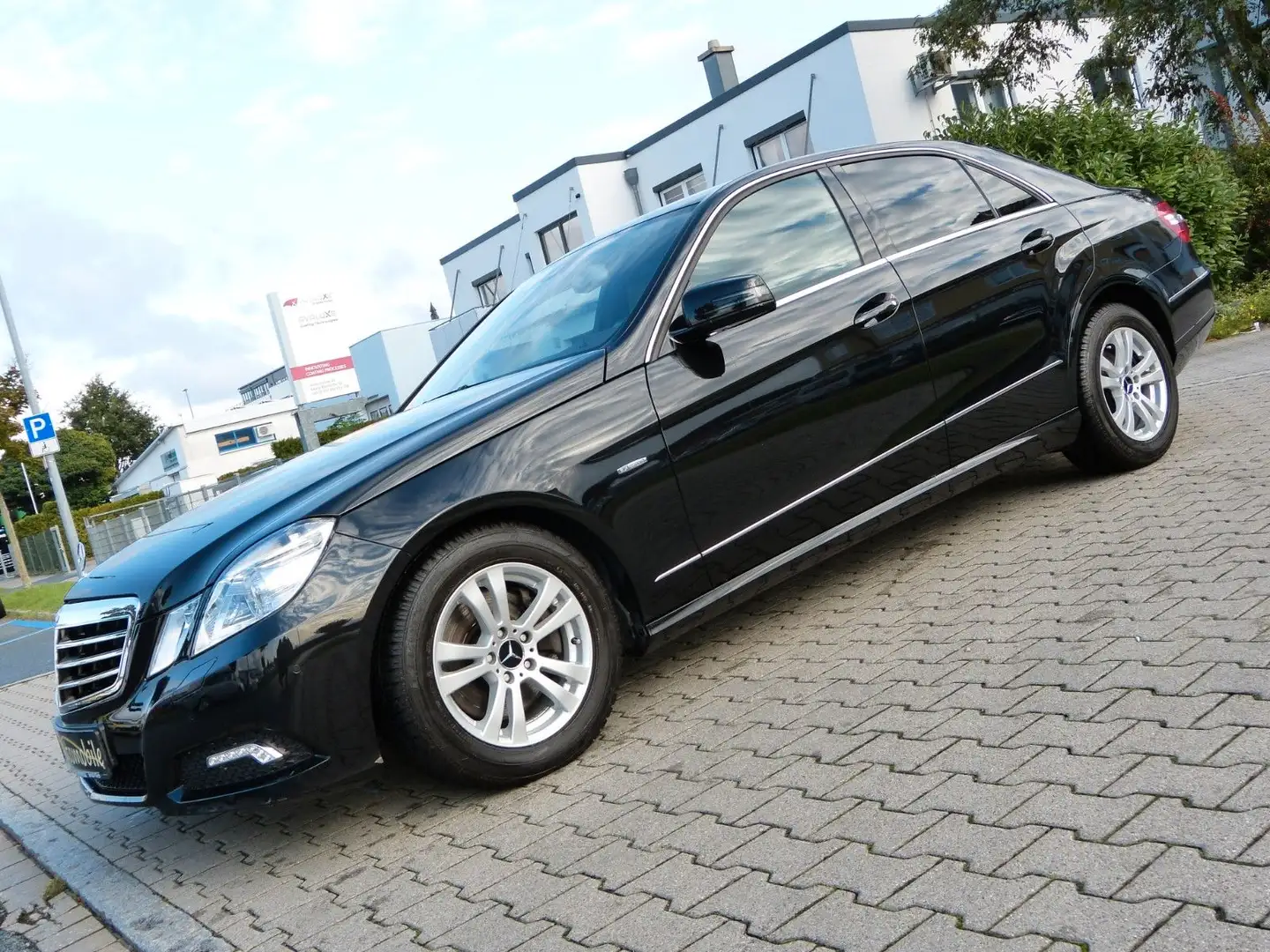 Mercedes-Benz E 350 CGI BlueEff Avantgarde *Navi*Xenon*GSD* Schwarz - 1