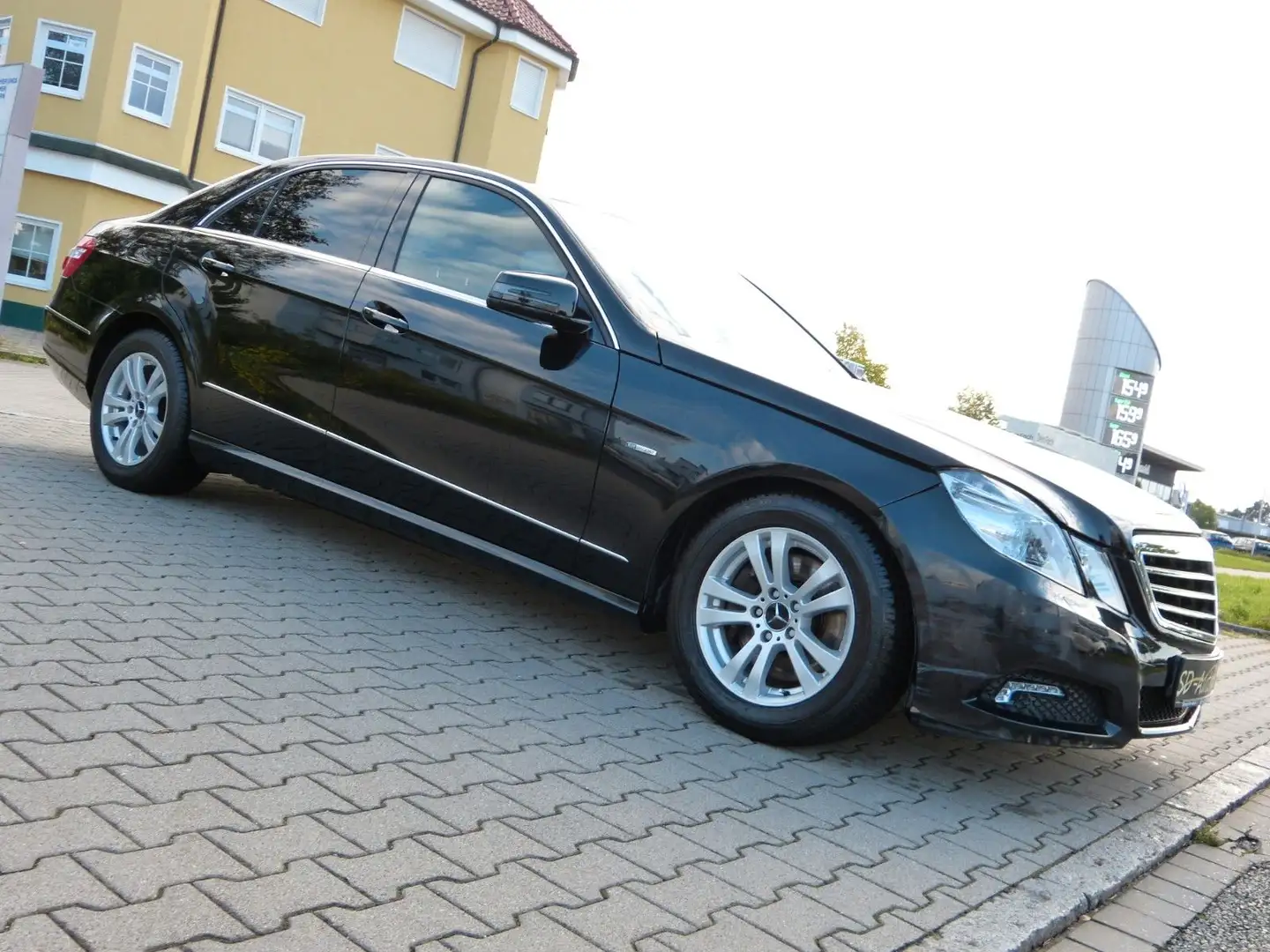 Mercedes-Benz E 350 CGI BlueEff Avantgarde *Navi*Xenon*GSD* Schwarz - 2