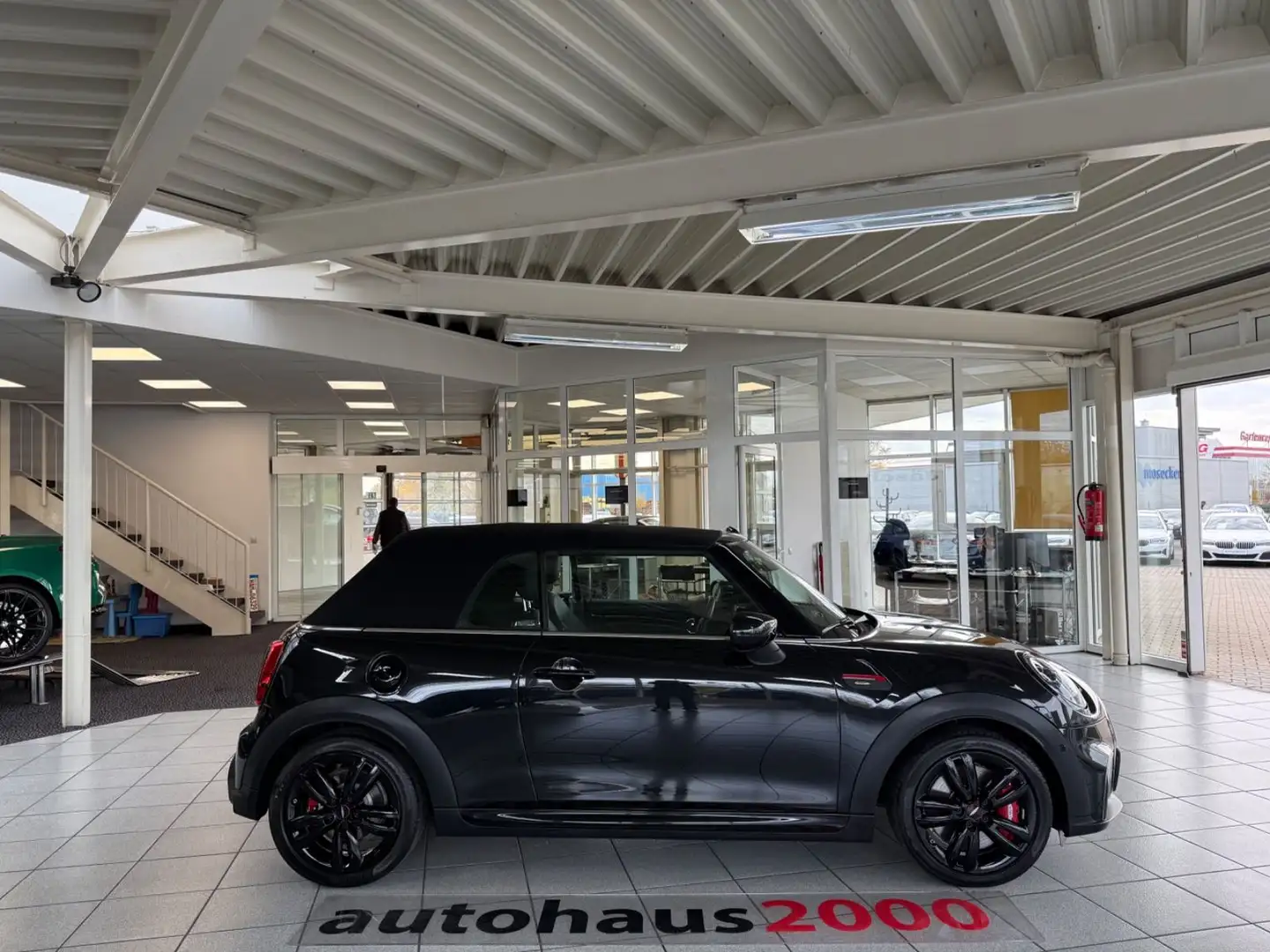 MINI John Cooper Works Cabrio AUT./LED/HUD/CAM/H&K Noir - 2