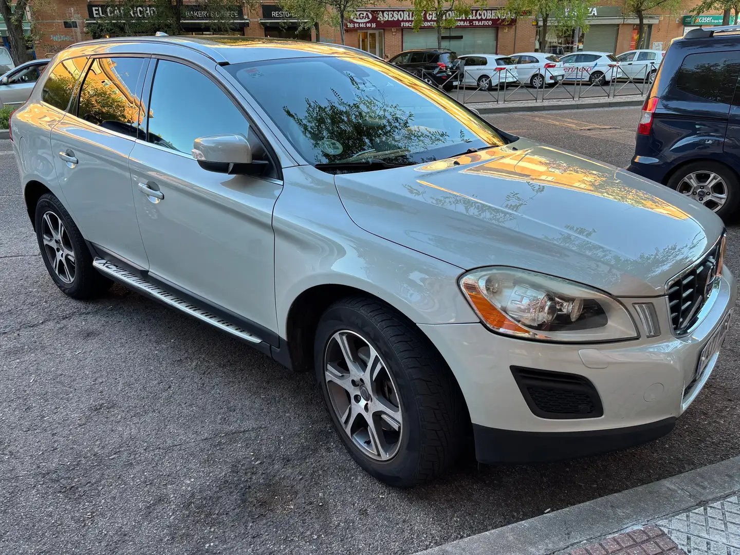 Volvo XC60 XC60 D5 Summum Aut. Summum Verde - 1