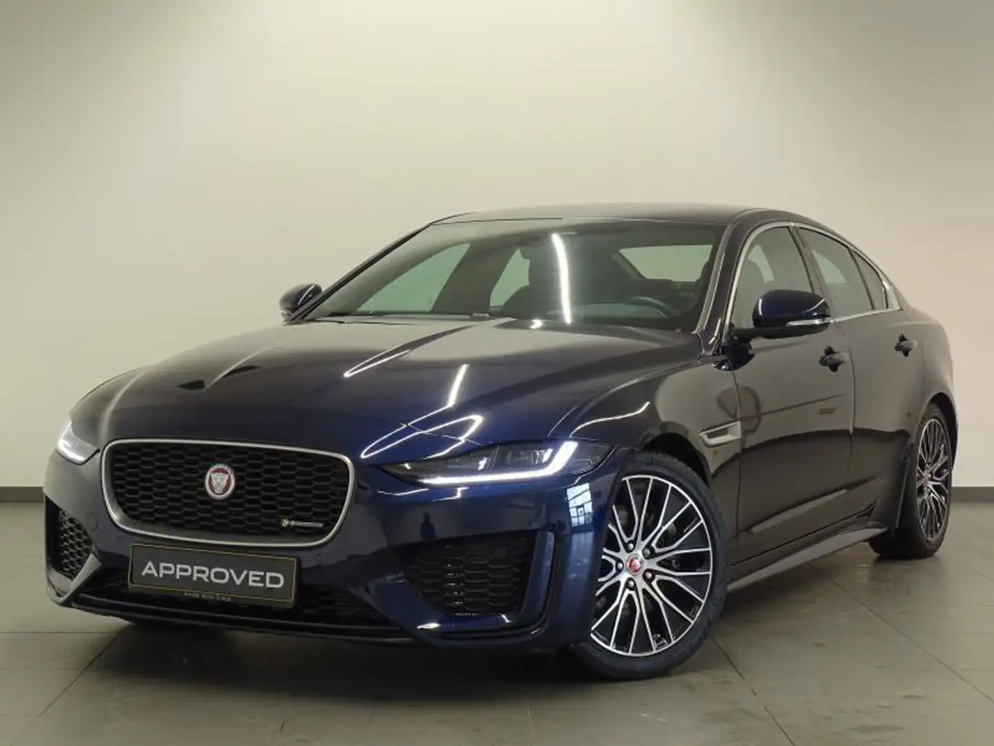 Jaguar XE D200 R-Dynamic S Auto RWD Bleu - 1