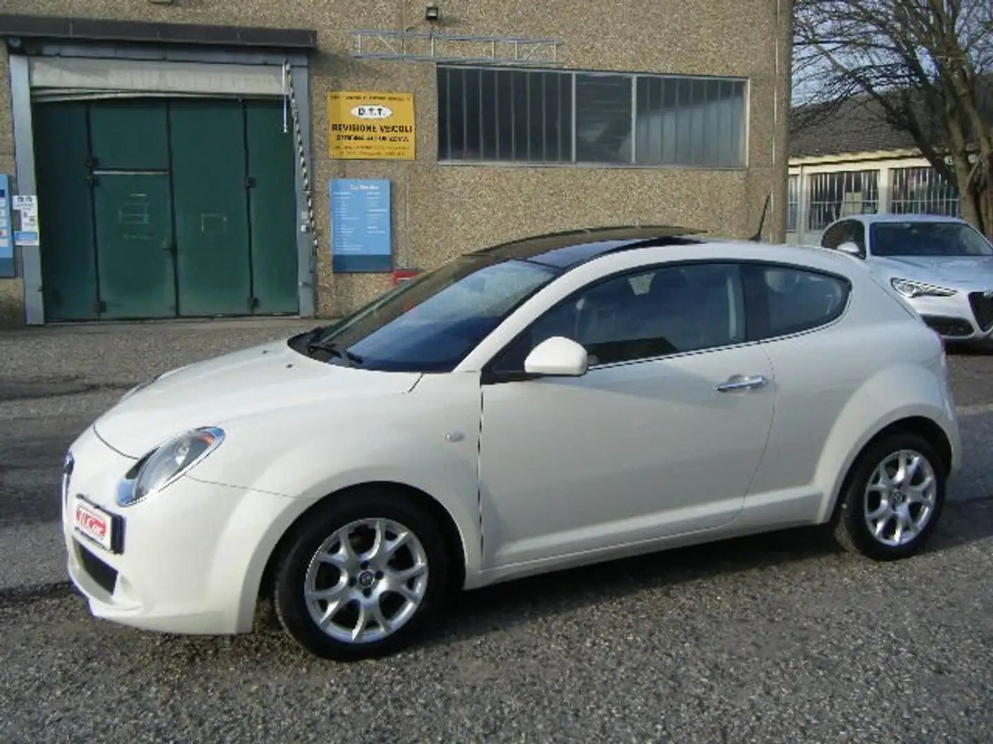 Alfa Romeo MiTo MiTo 1.3 jtdm Distinctive 85cv TETTO/ 5° POSTO Bianco - 2