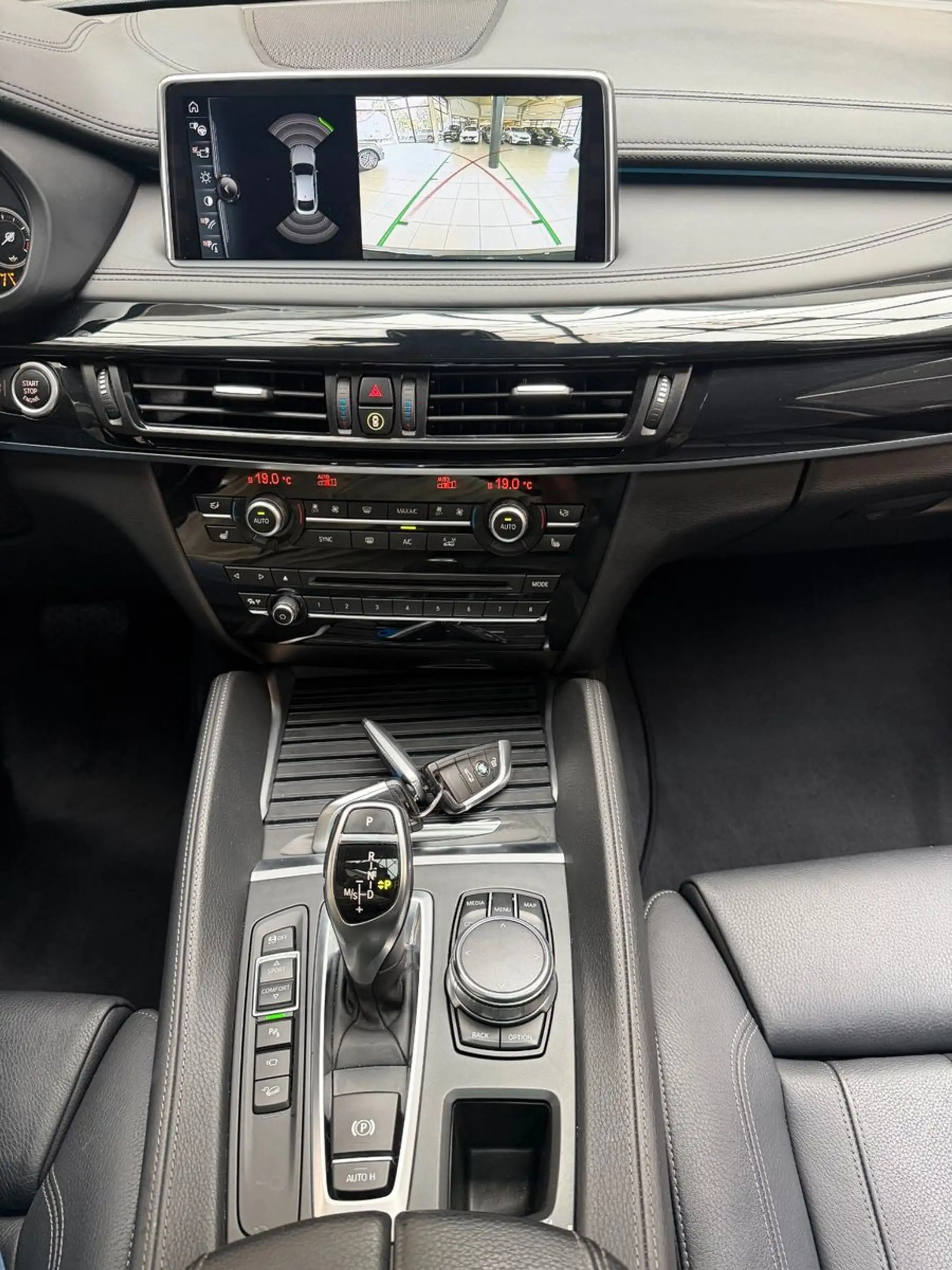 BMW X6 xDrive 30 d Wenig Km. — photo 11