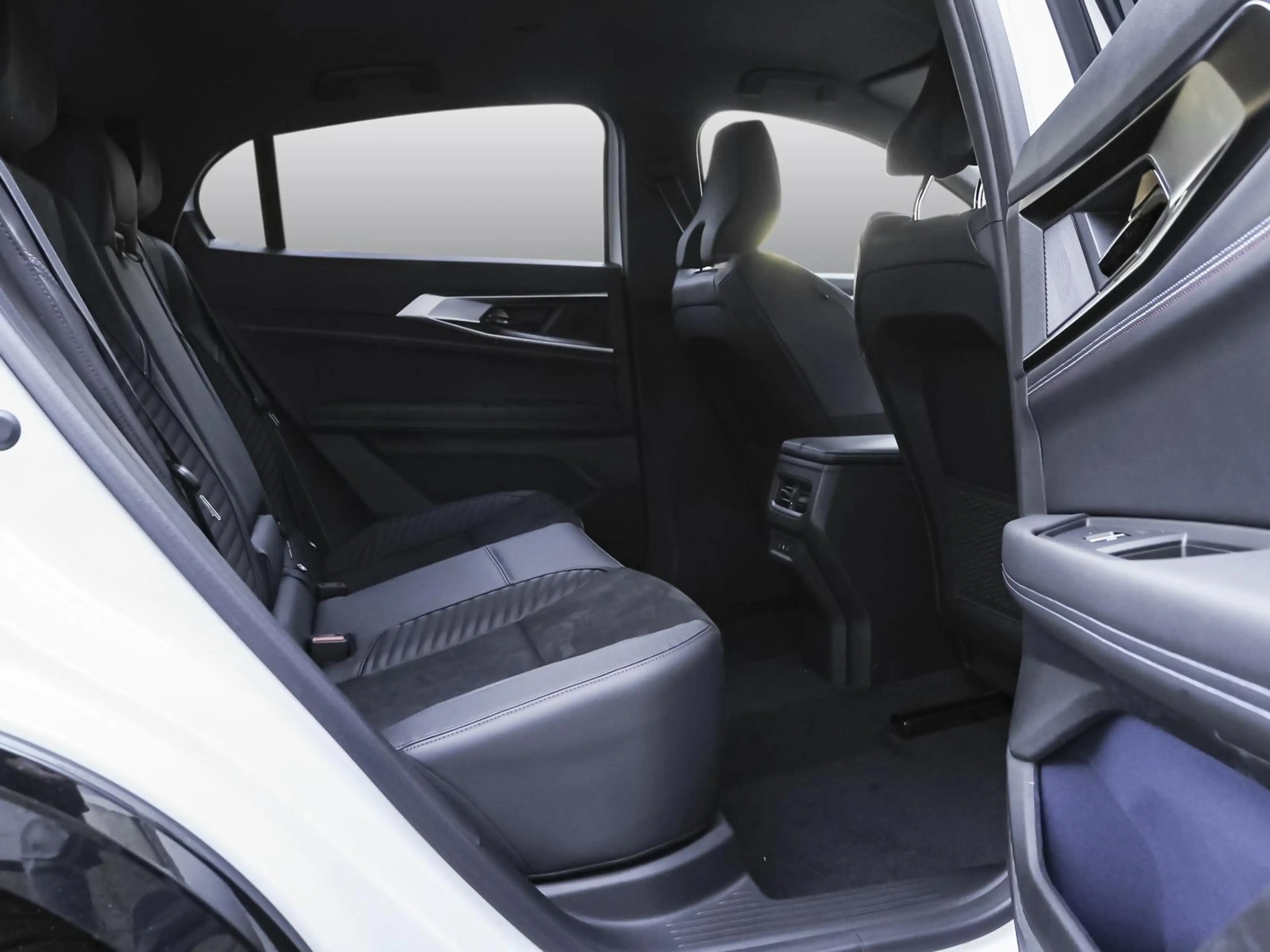 Renault Rafale Esprit Alpine Full Hybrid E-Tech 200 GJR — photo 4