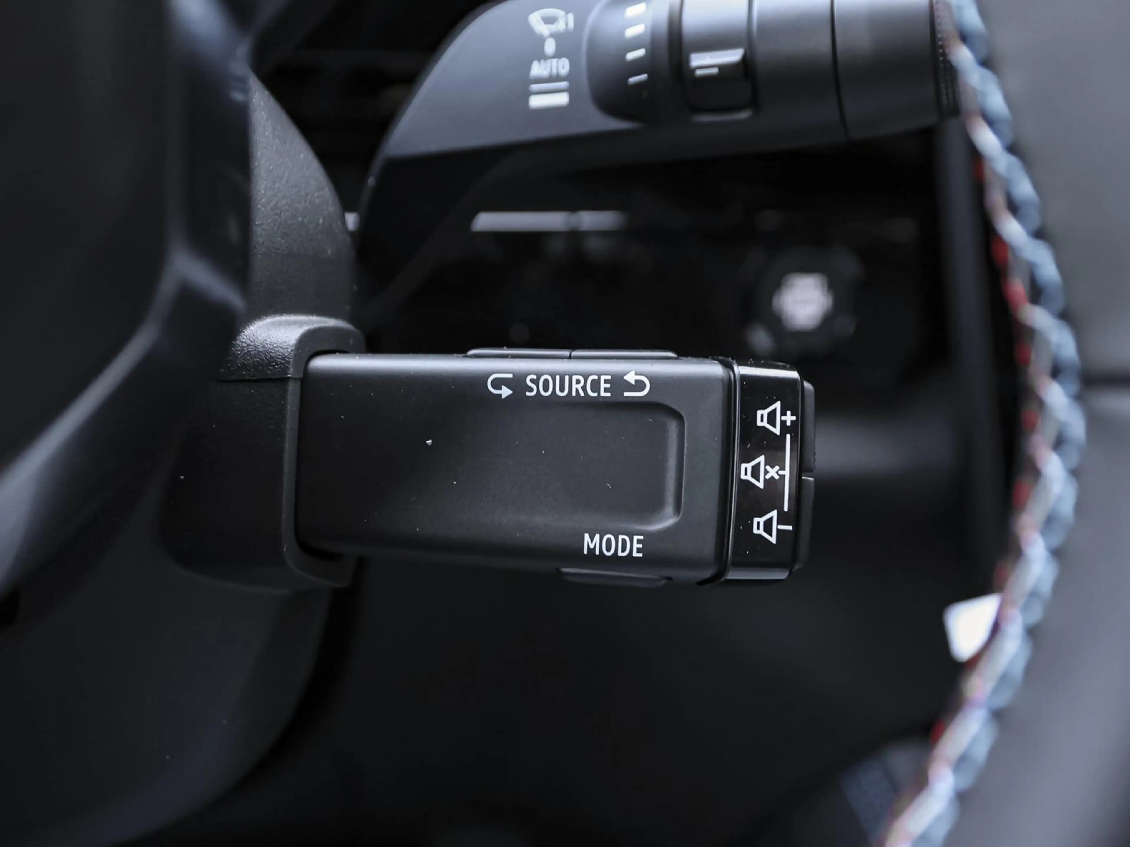 Renault Rafale Esprit Alpine Full Hybrid E-Tech 200 GJR — photo 14