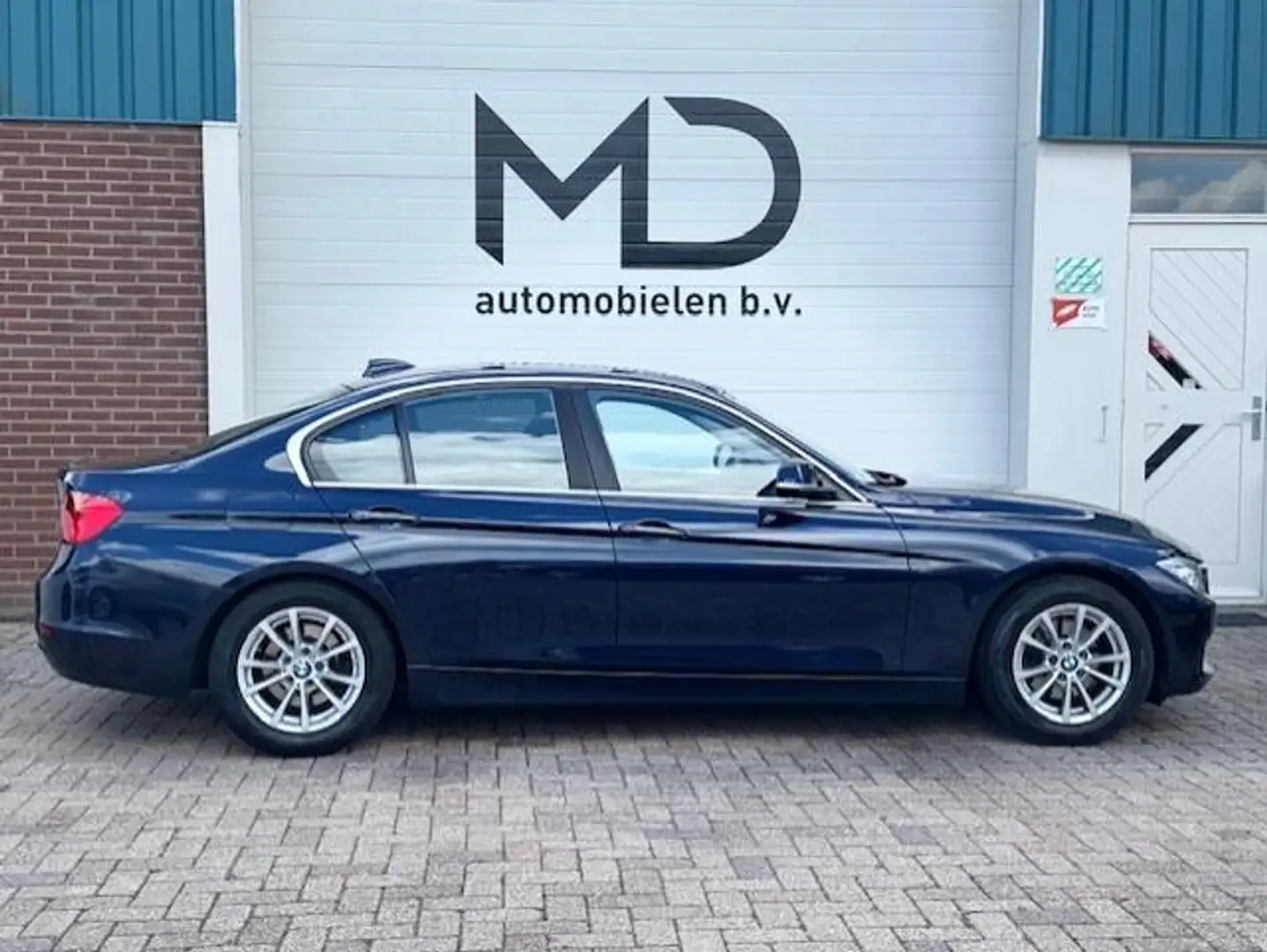 BMW 320 3-serie 320i Edition Executive - Dealer onderhoude Blau - 2