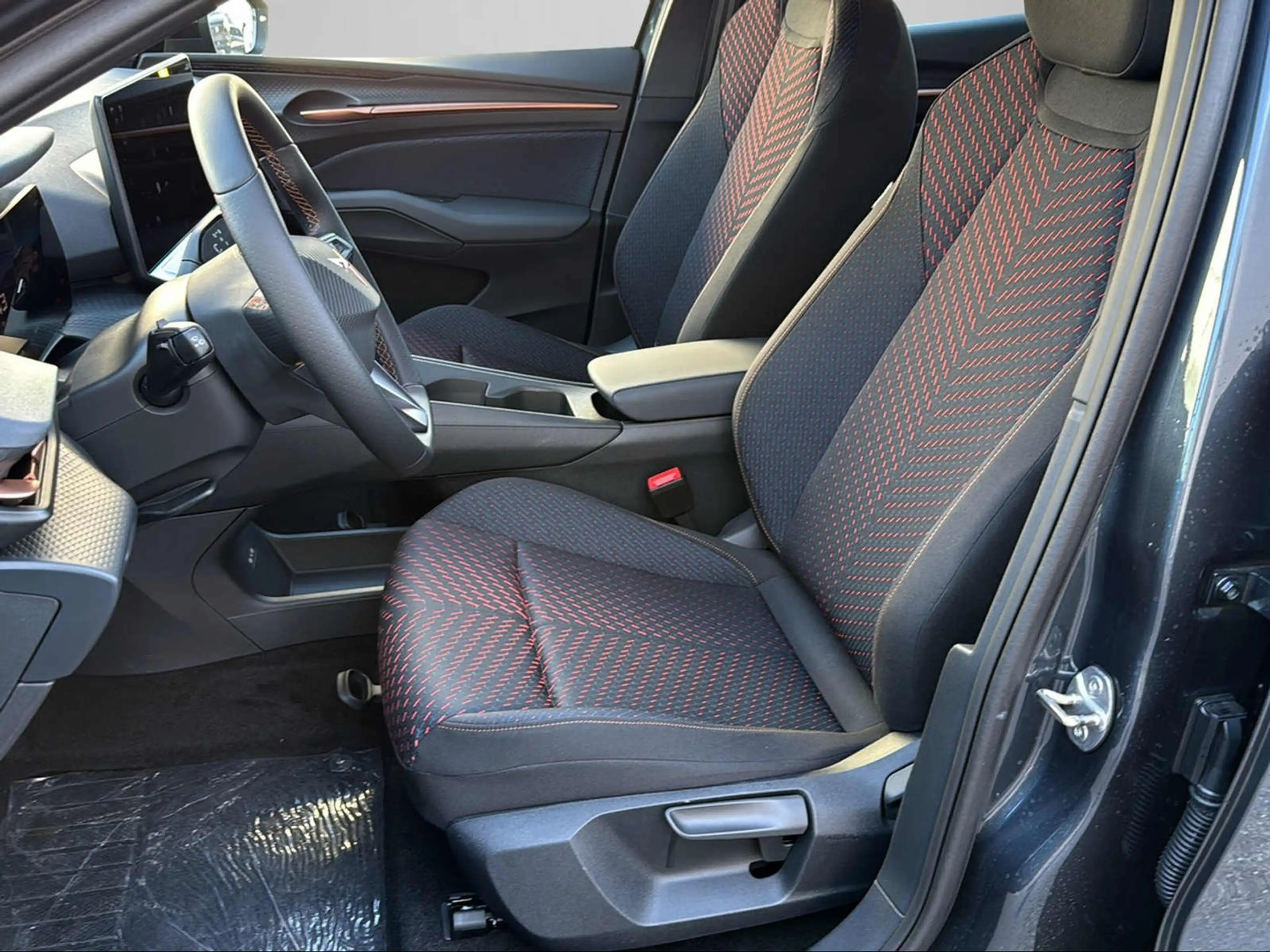 CUPRA Raval PLUS 37 kWh 99 kW/135 PS — photo 9