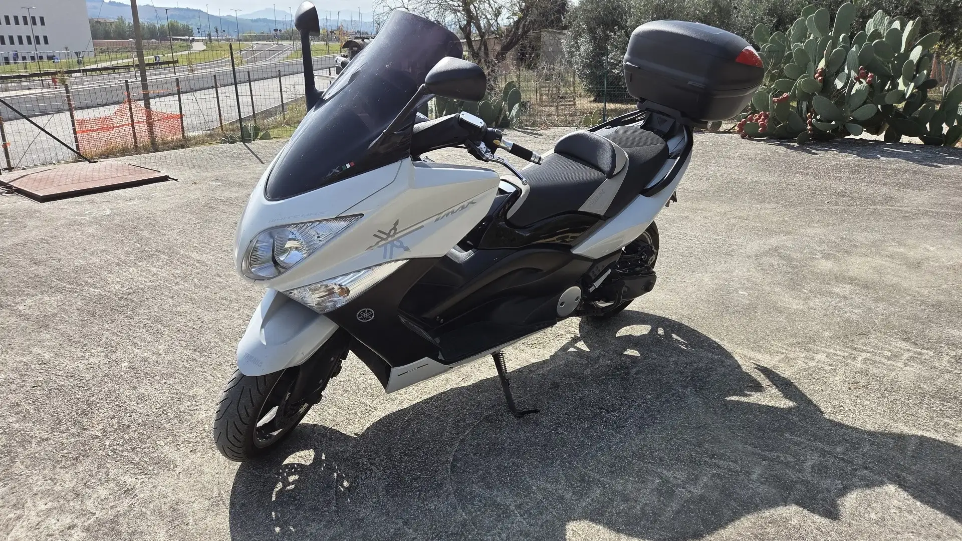 Yamaha TMAX 500 10th Anniversary White Max Bílá - 1