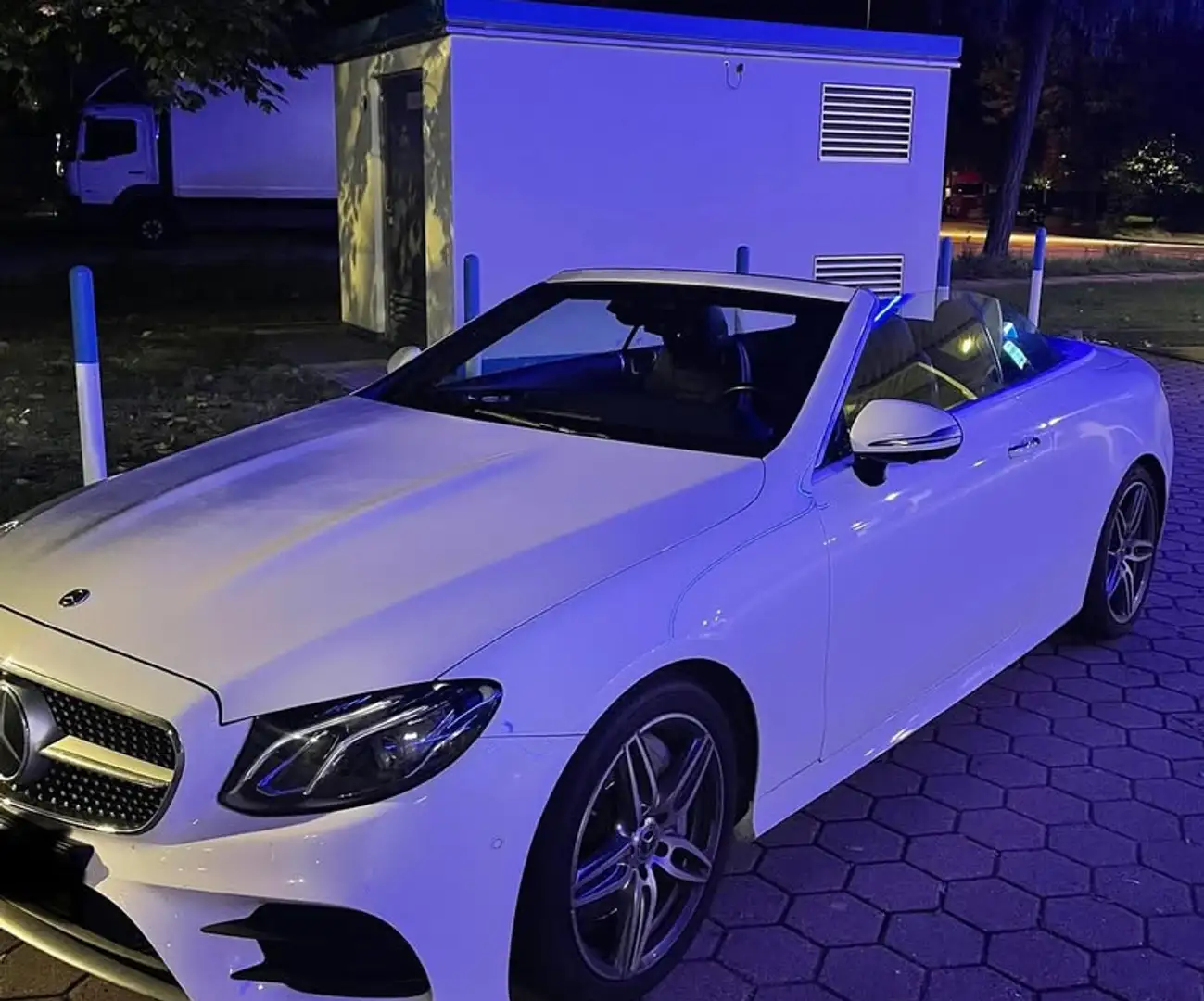 Mercedes-Benz E 350 E-Klasse Cabrio Diesel d Cabrio 9G-TRONIC AMG Line Белый - 1