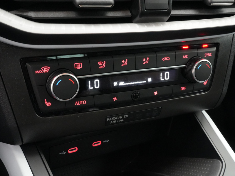 SEAT Arona Style NAVI VIRT ACC KAM SHZ CARPLAY LED — photo 10