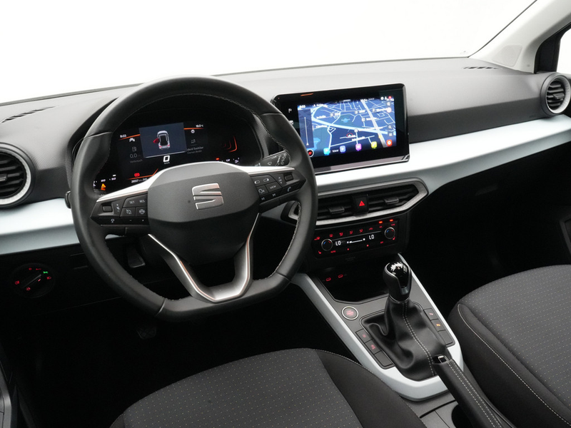 SEAT Arona Style NAVI VIRT ACC KAM SHZ CARPLAY LED — photo 4