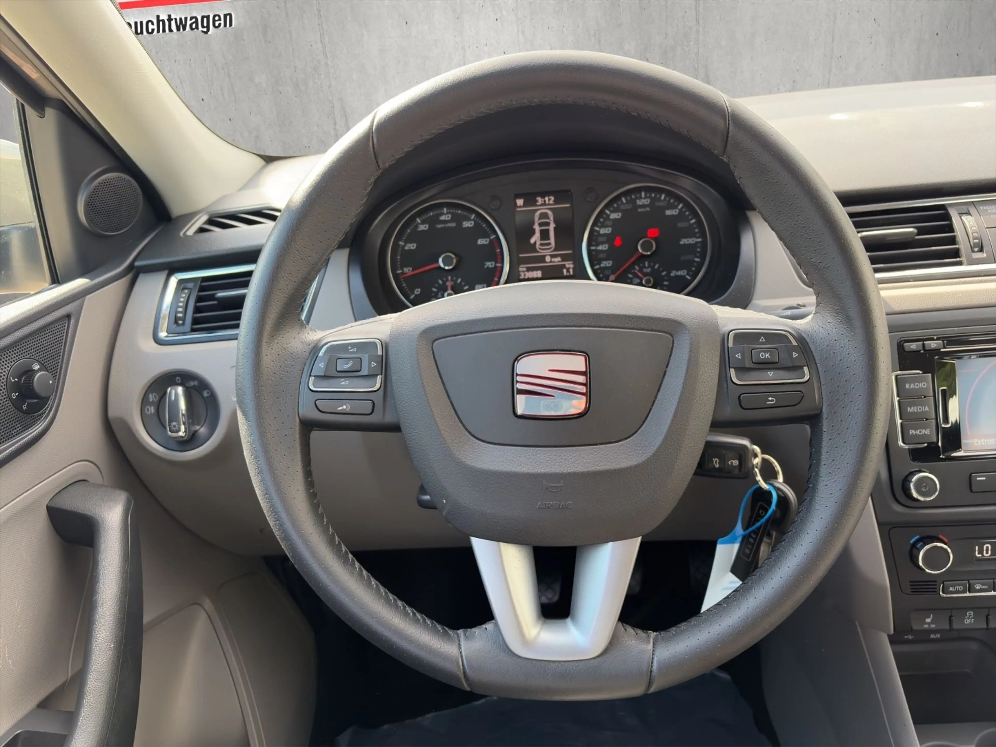 SEAT Toledo Style KLIMAA/NAVI/PDC/BLU — photo 14