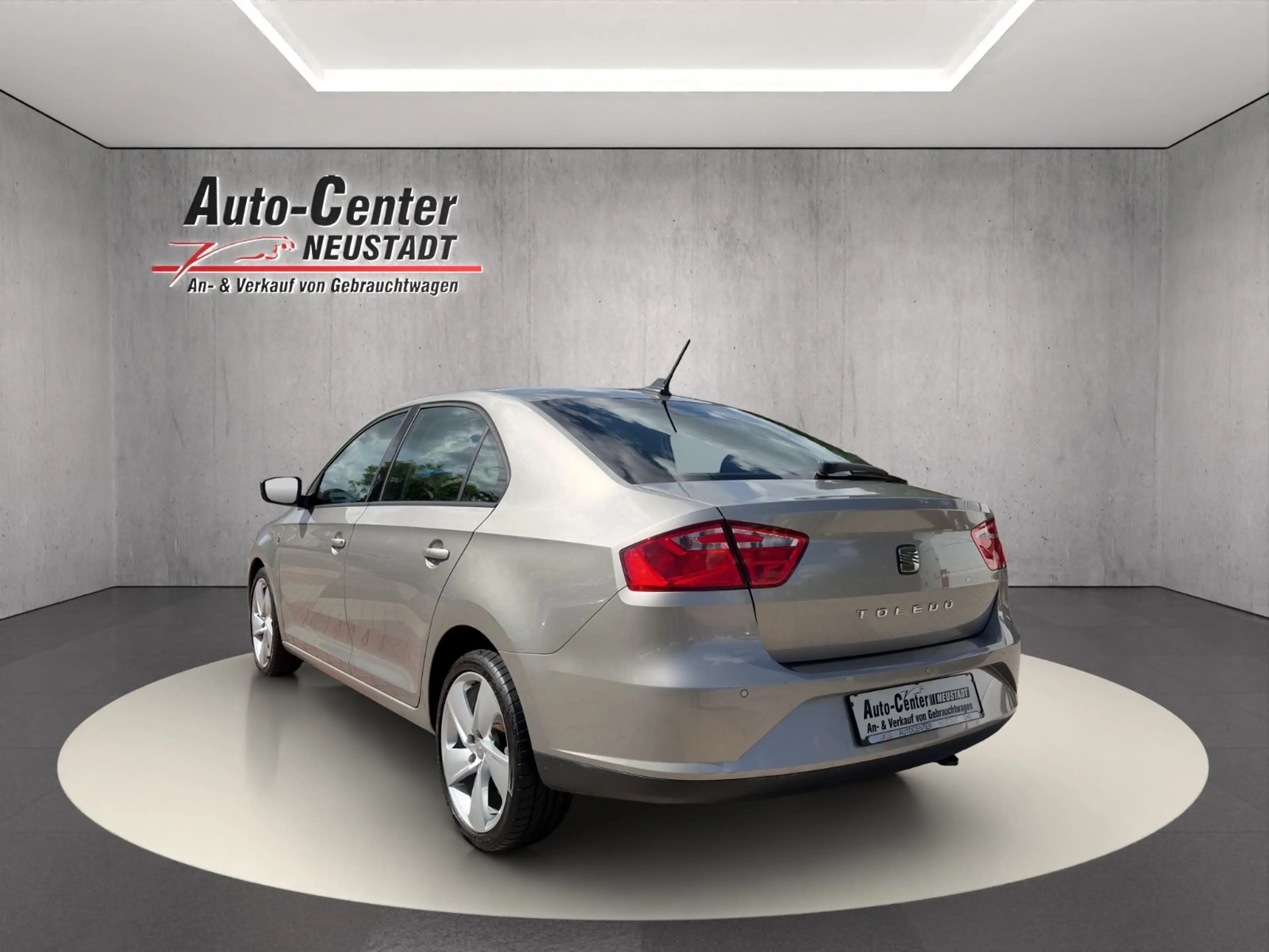 SEAT Toledo Style KLIMAA/NAVI/PDC/BLU — photo 3