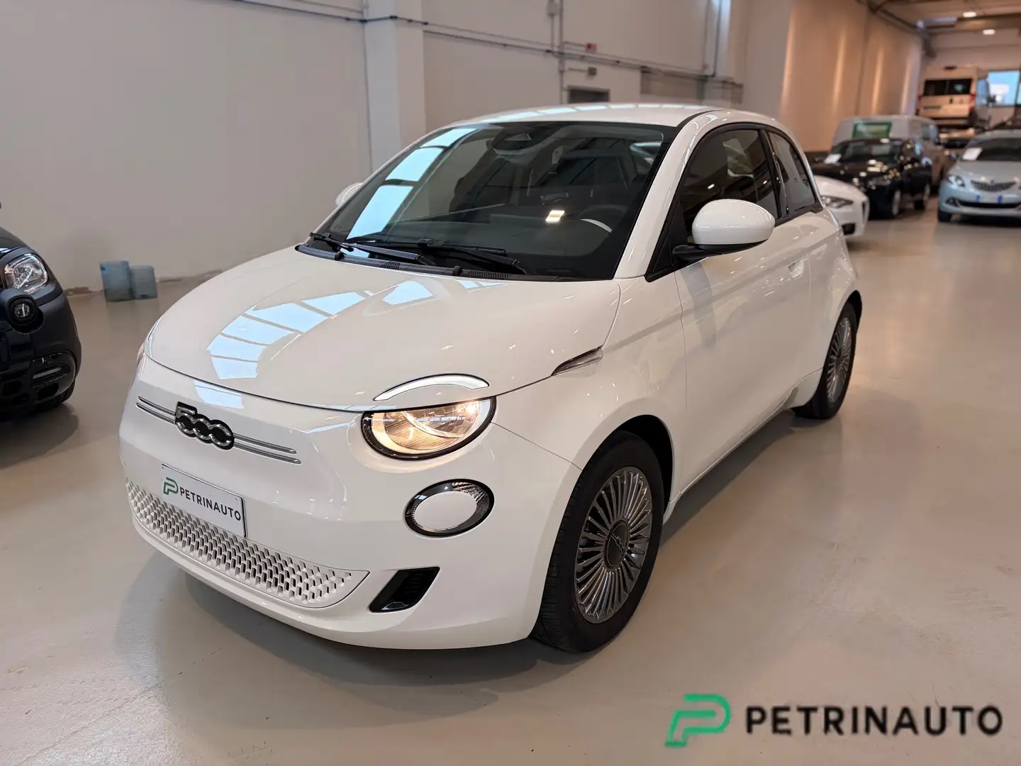 Fiat 500e 42 kWh hatchback -320 berlina Nazionale Blanc - 1