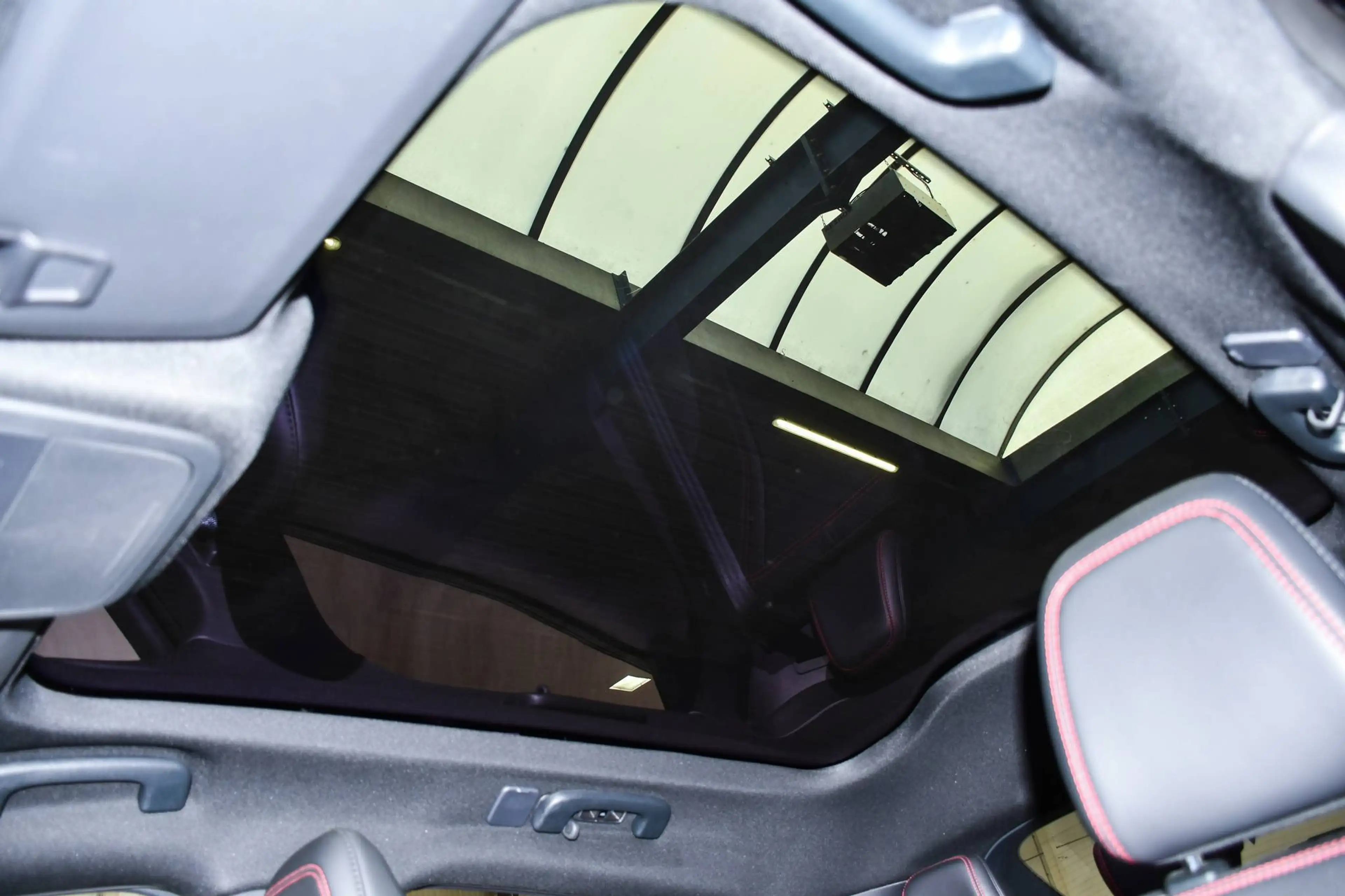 Ford Mustang Mach-E Mustang Mach-E 76 kWh AWD Standard Range - NAVIGATIE / CAMERA / PANO-DAK / SMARTLINK / BLIS / ACC — photo 6