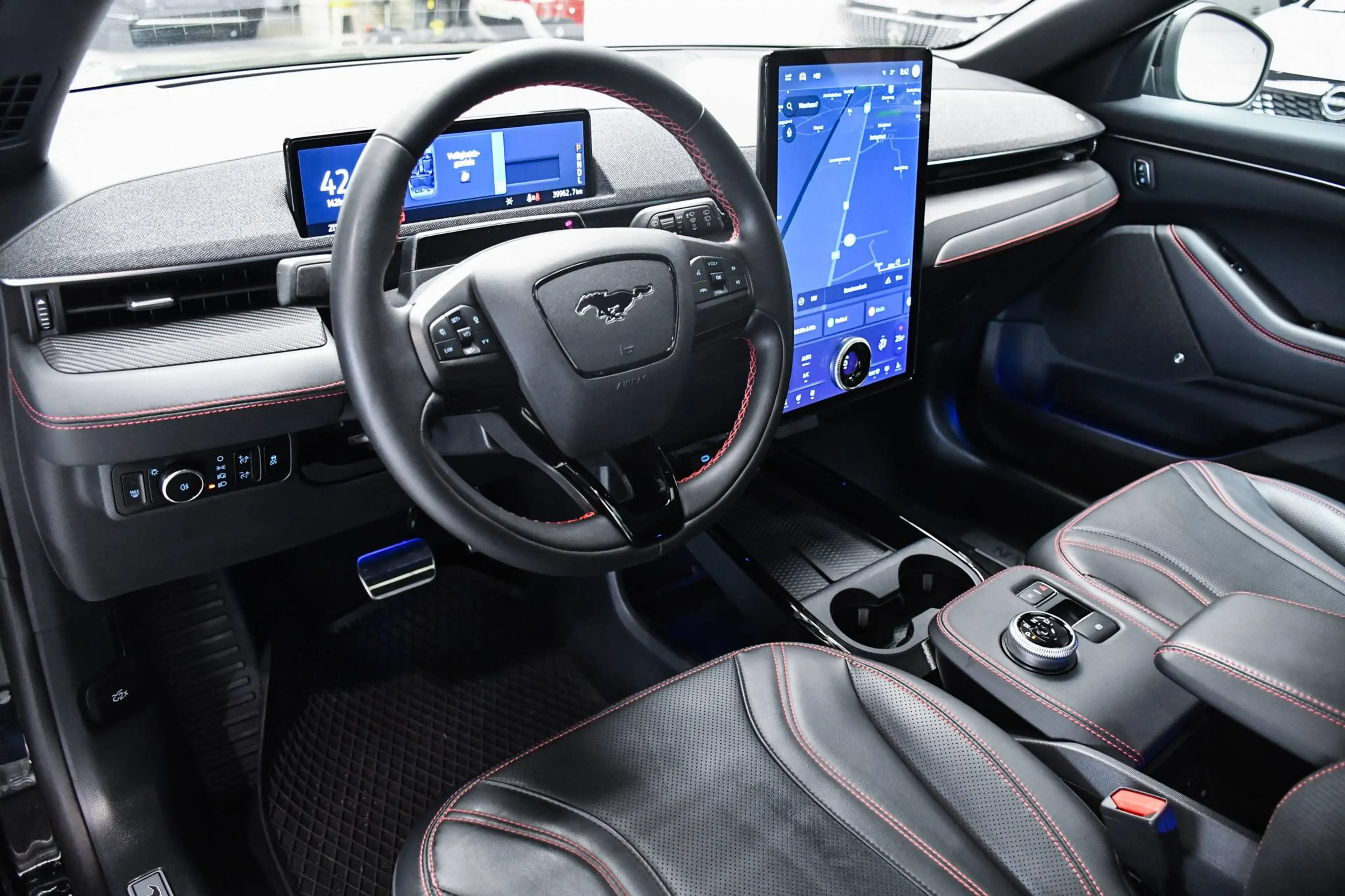 Ford Mustang Mach-E Mustang Mach-E 76 kWh AWD Standard Range - NAVIGATIE / CAMERA / PANO-DAK / SMARTLINK / BLIS / ACC — photo 9