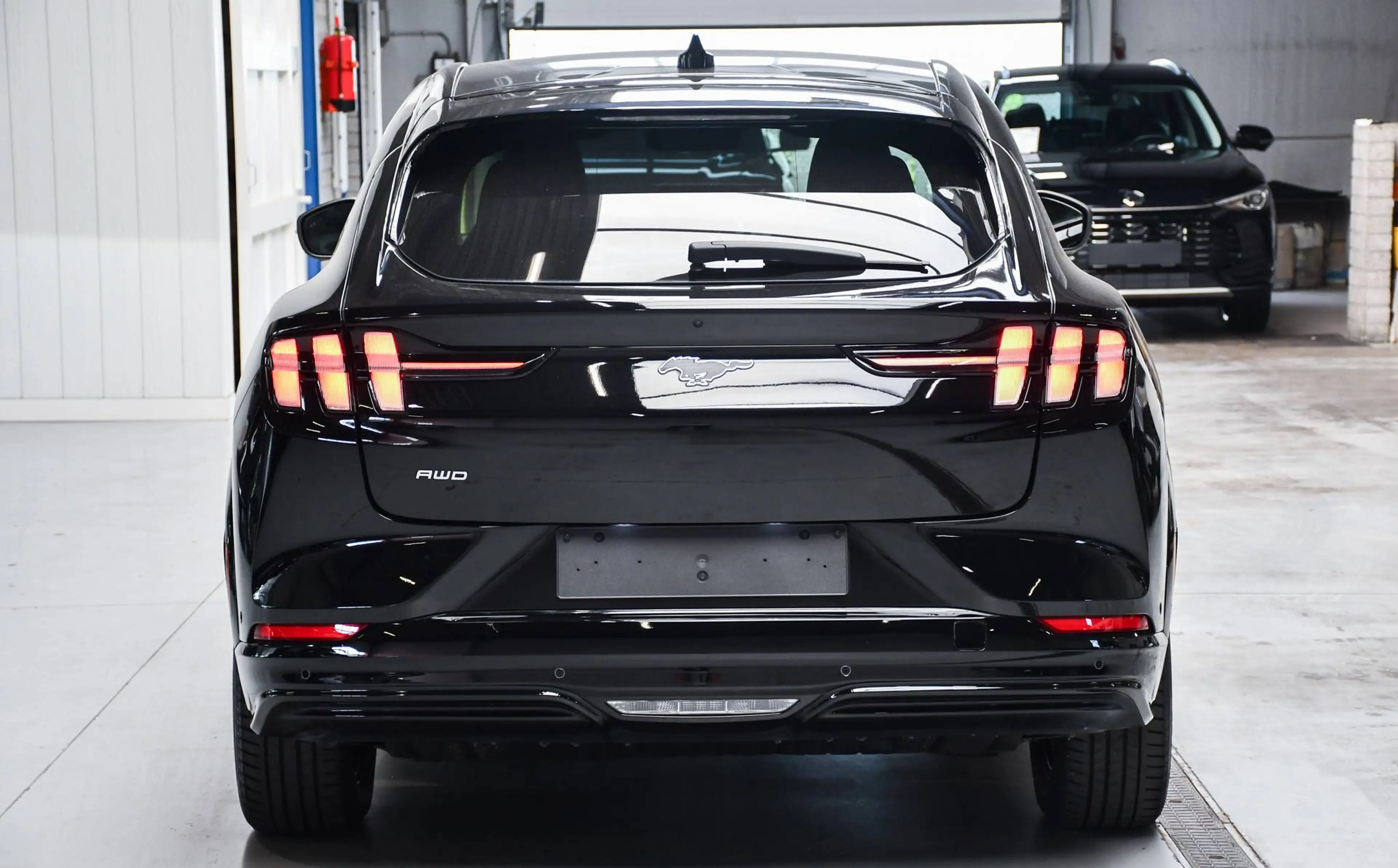 Ford Mustang Mach-E Mustang Mach-E 76 kWh AWD Standard Range - NAVIGATIE / CAMERA / PANO-DAK / SMARTLINK / BLIS / ACC — photo 5
