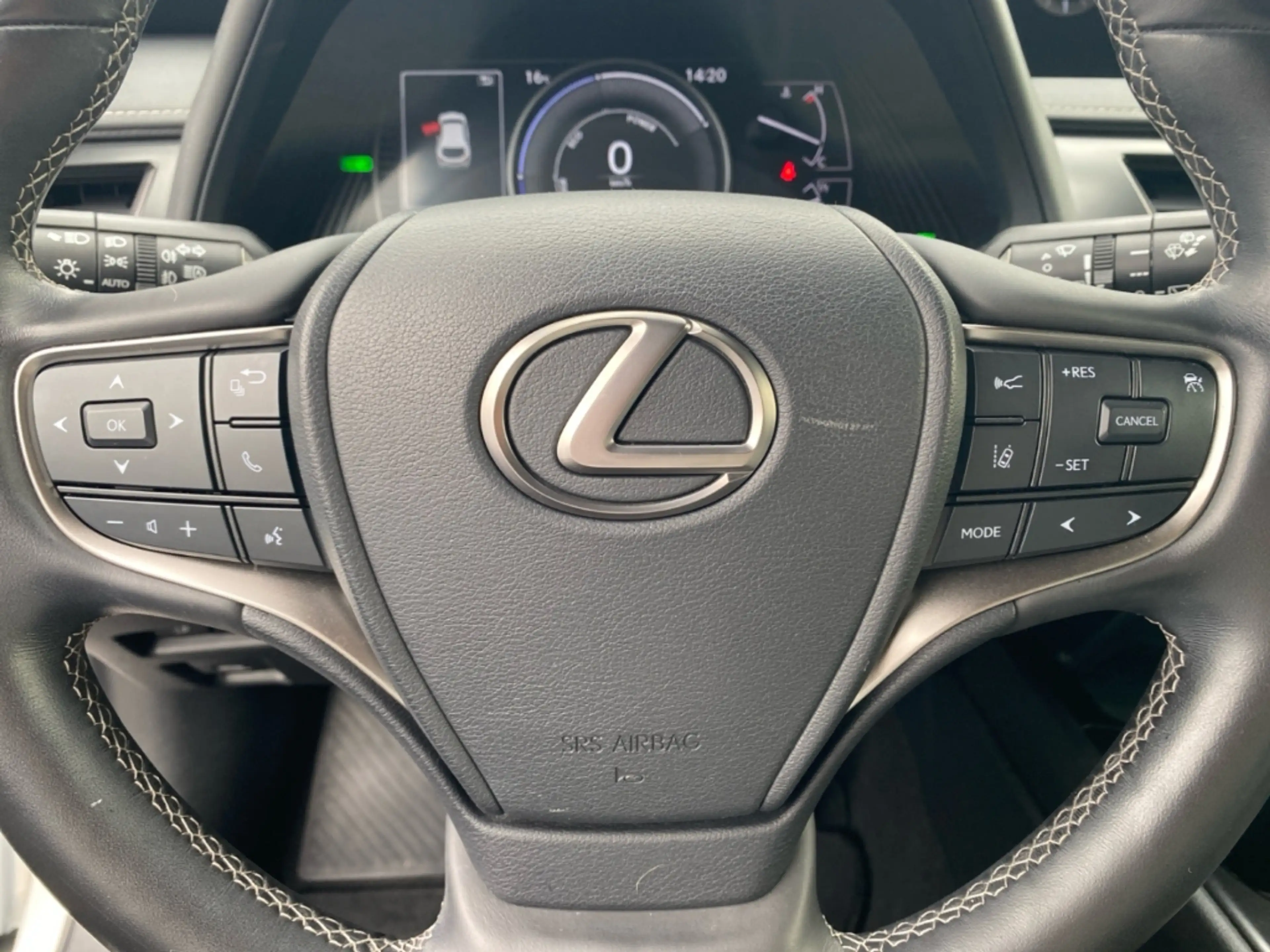 Lexus UX 250h Style Edition *Bi-LED*CAM*SHZ*CarPlay*PDC* — photo 13