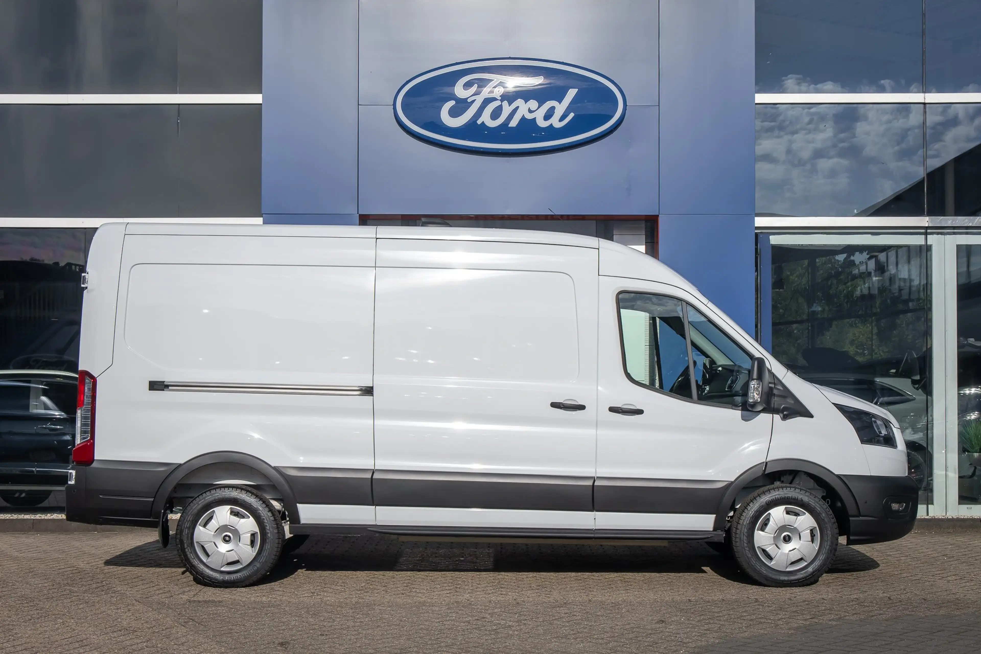 Ford E-Transit 350 L3H2 Trend 68 kWh | Apple Carplay/Android Auto — photo 7