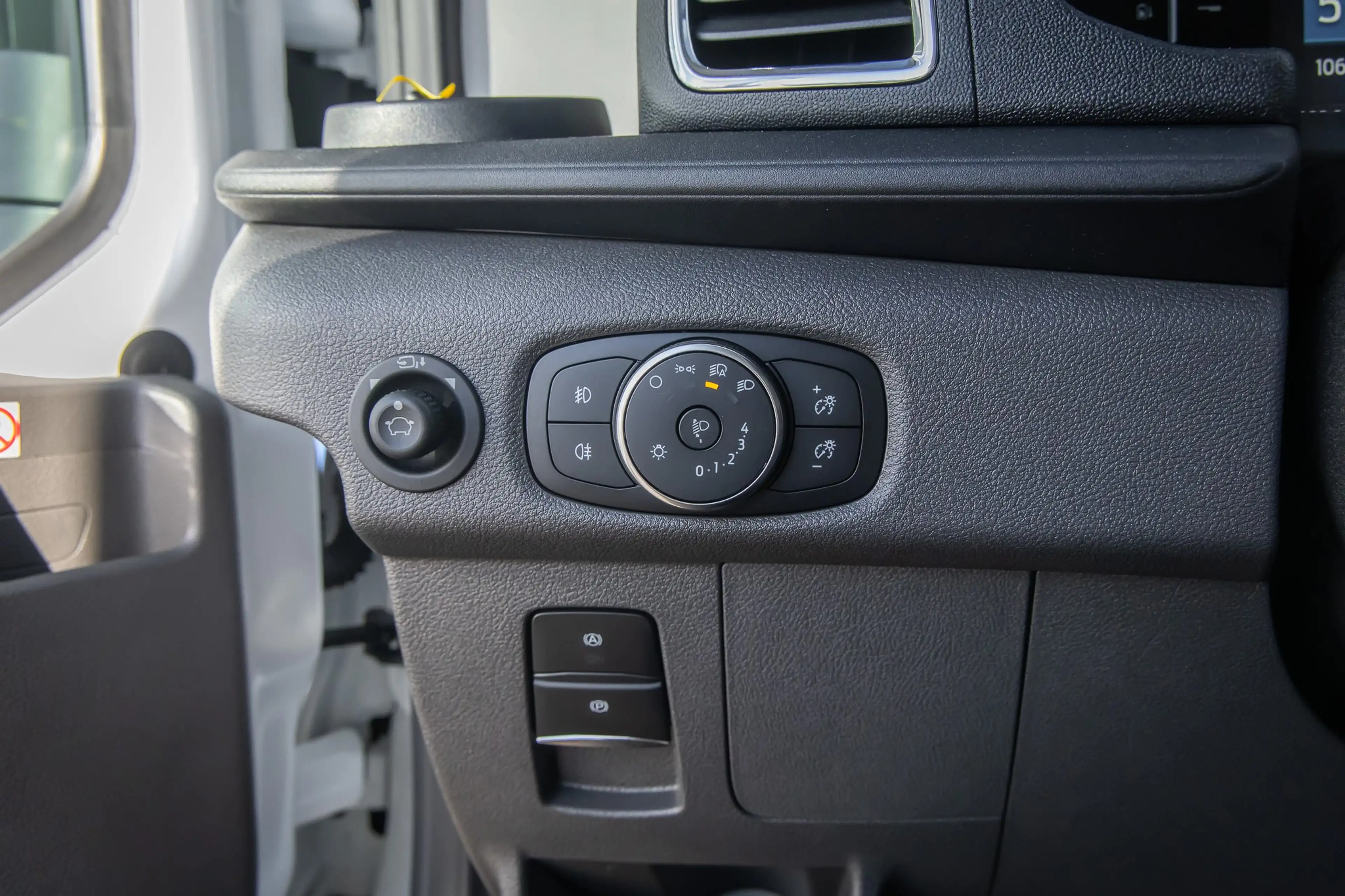 Ford E-Transit 350 L3H2 Trend 68 kWh | Apple Carplay/Android Auto — photo 15