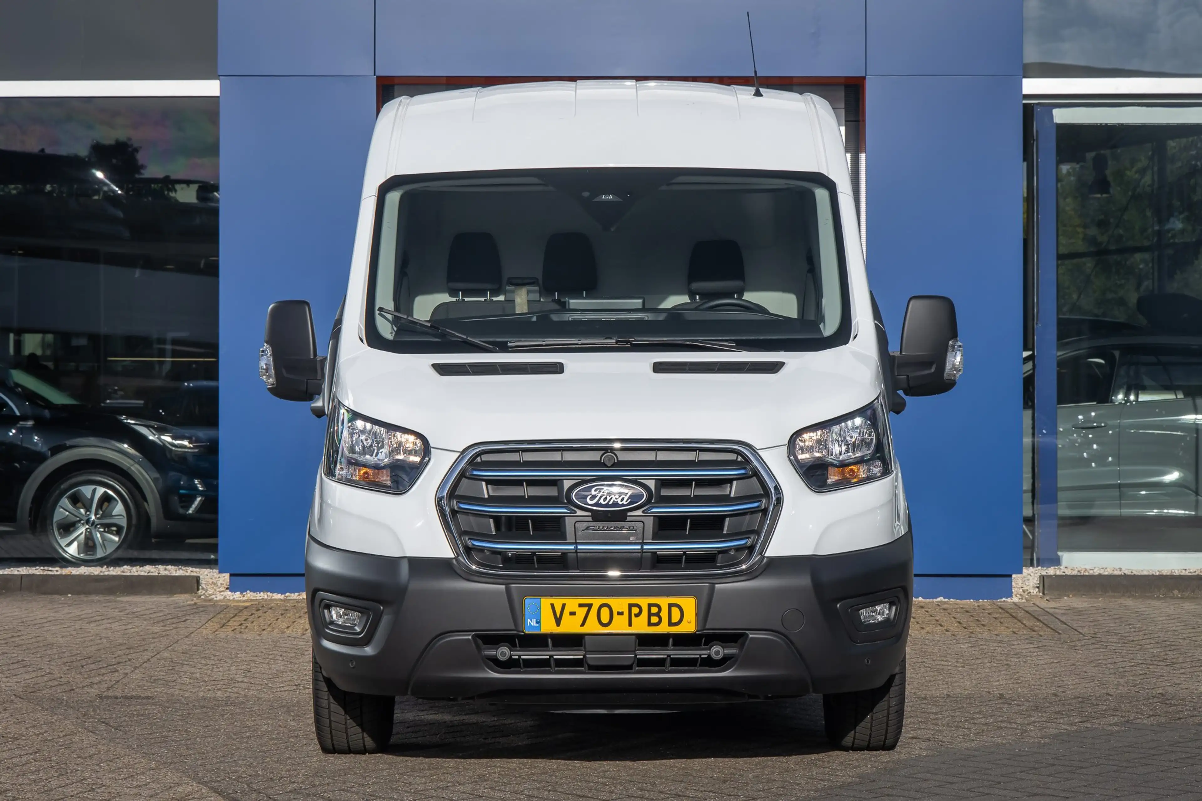 Ford E-Transit 350 L3H2 Trend 68 kWh | Apple Carplay/Android Auto — photo 3