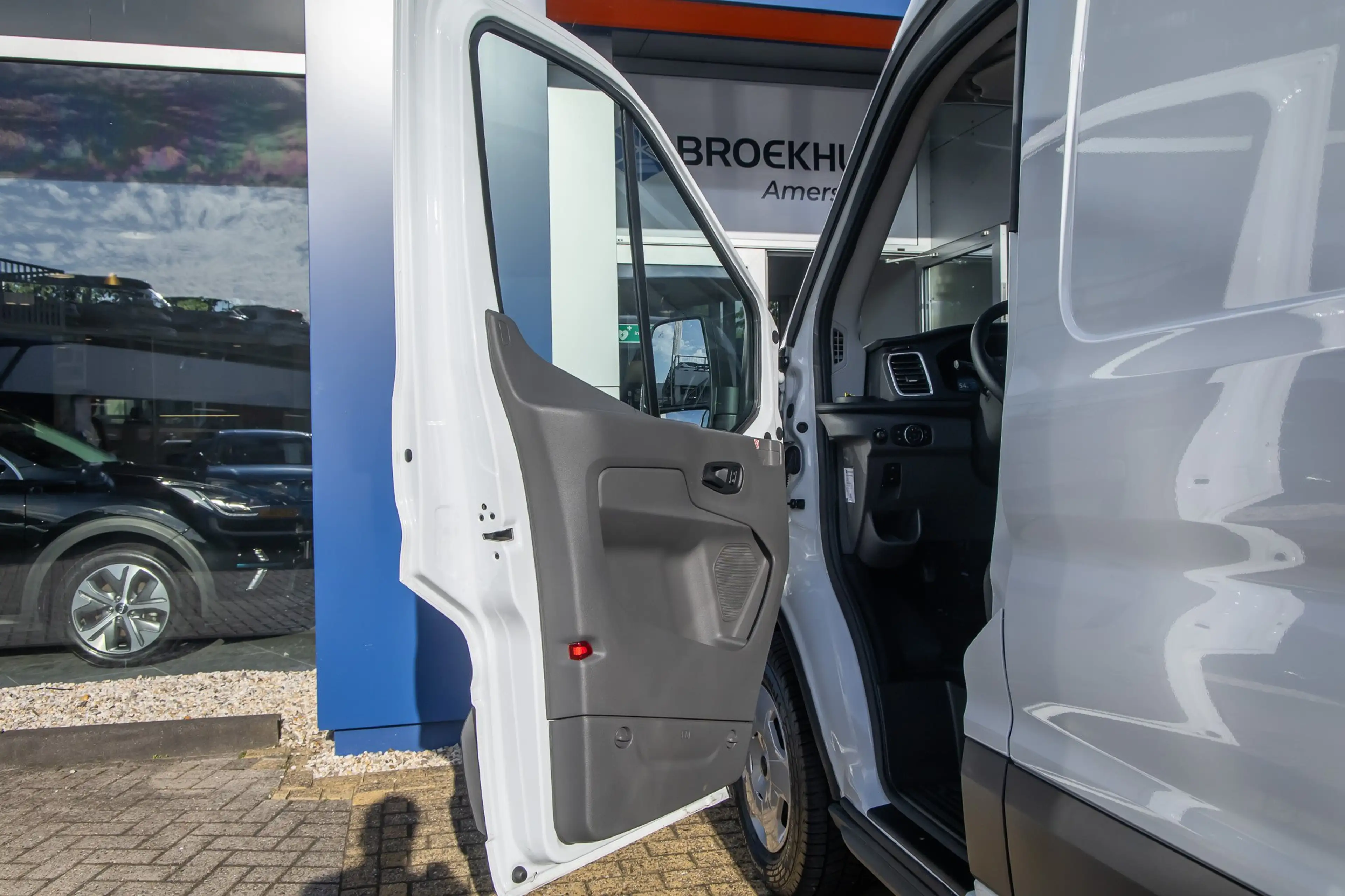 Ford E-Transit 350 L3H2 Trend 68 kWh | Apple Carplay/Android Auto — photo 13