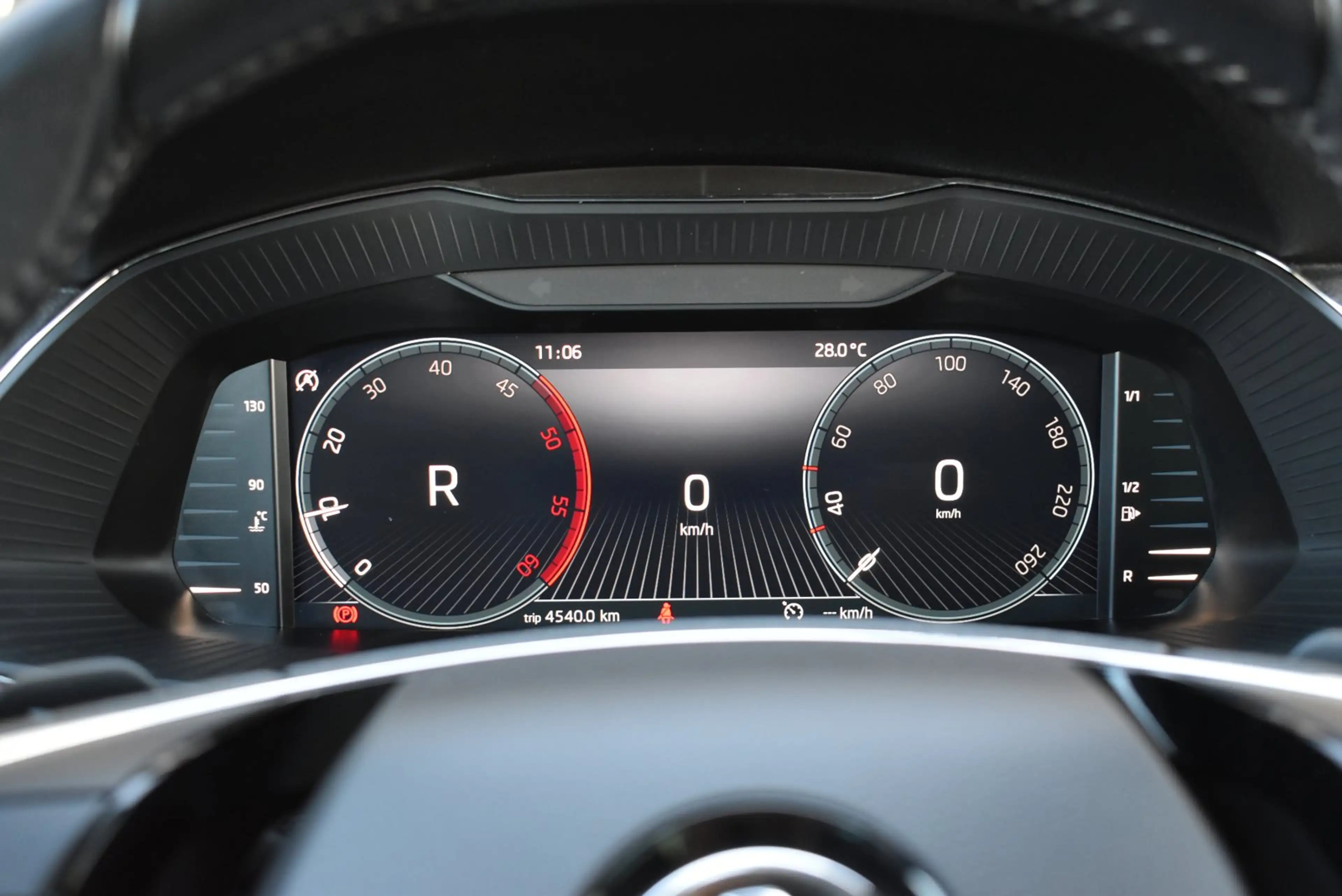 Skoda Superb Combi 2.0 TDI Style DSG*AHK*PDC*LED — photo 21
