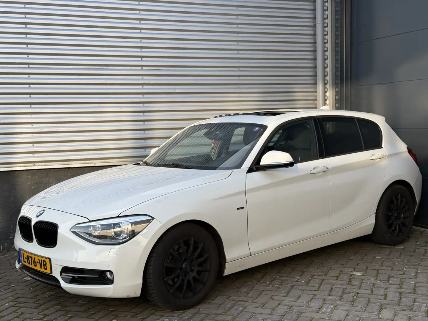 BMW 118 1-serie 118i Executive // MEENEEMPRIJS // ENGINE P Wit - 1