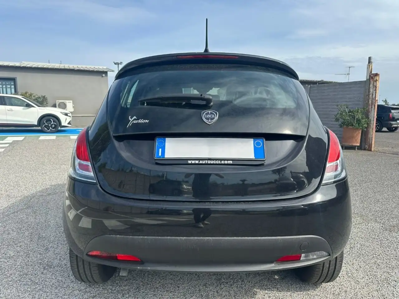 Lancia Ypsilon 2024 — фото 6