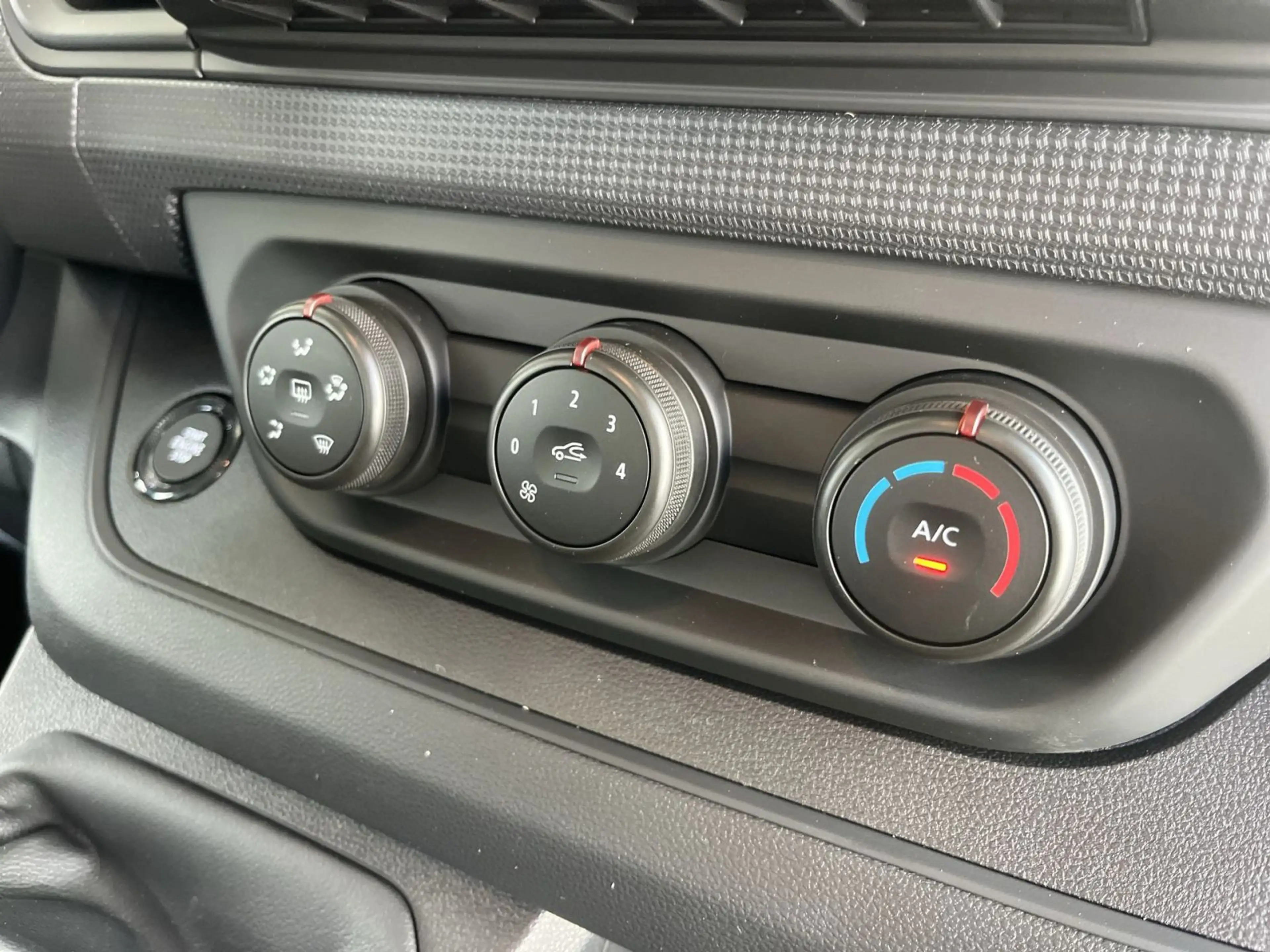 Renault Trafic 3.1t dCi 130 L2H1 | Kamera |Navi Business — photo 15
