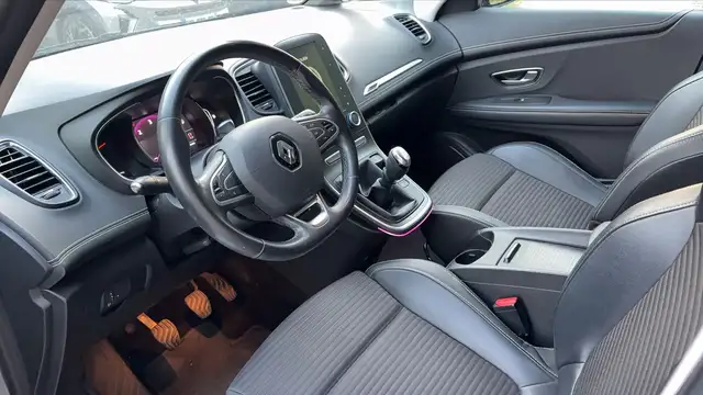 Renault Scenic view 8