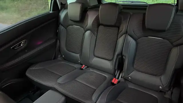 Renault Scenic view 9