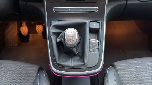 Renault Scenic view 13