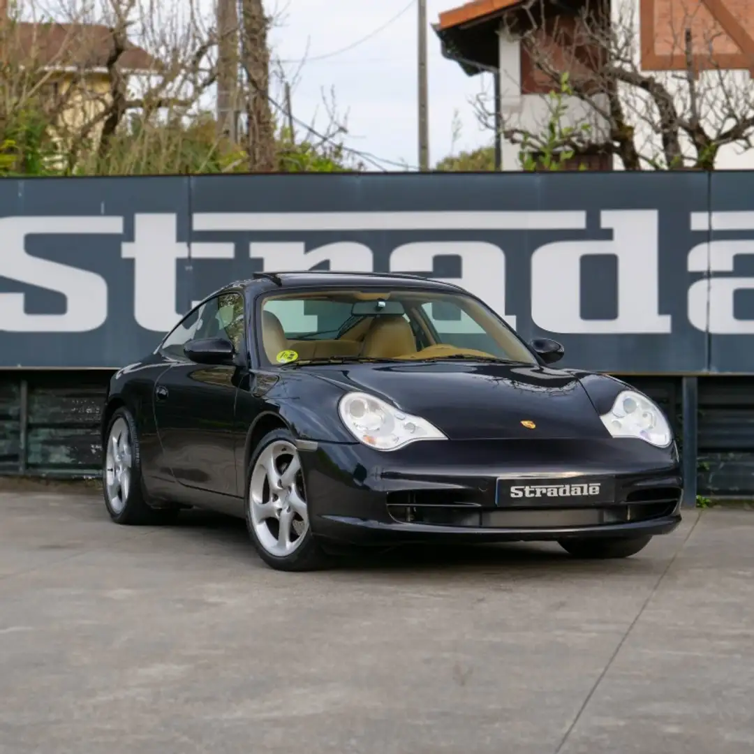 Porsche 996 Carrera 4 Coupé Negro - 1