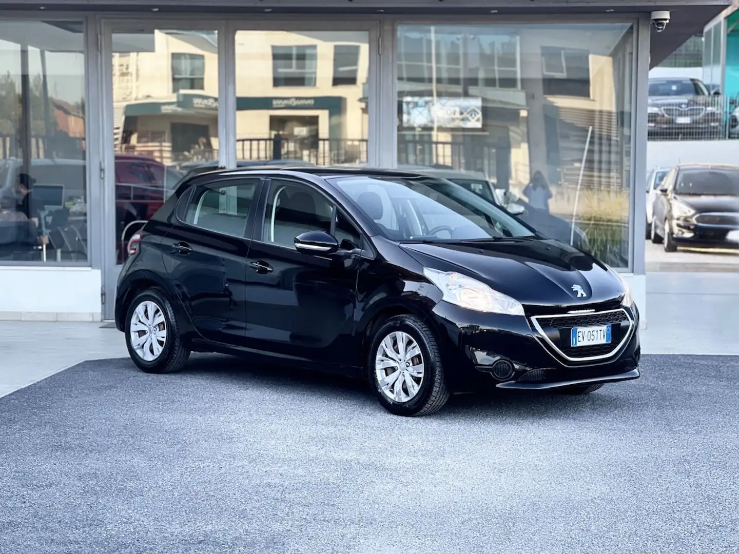 Peugeot 208 1.2 Benzina 82CV E5 Neo. - 2014 Nero - 1