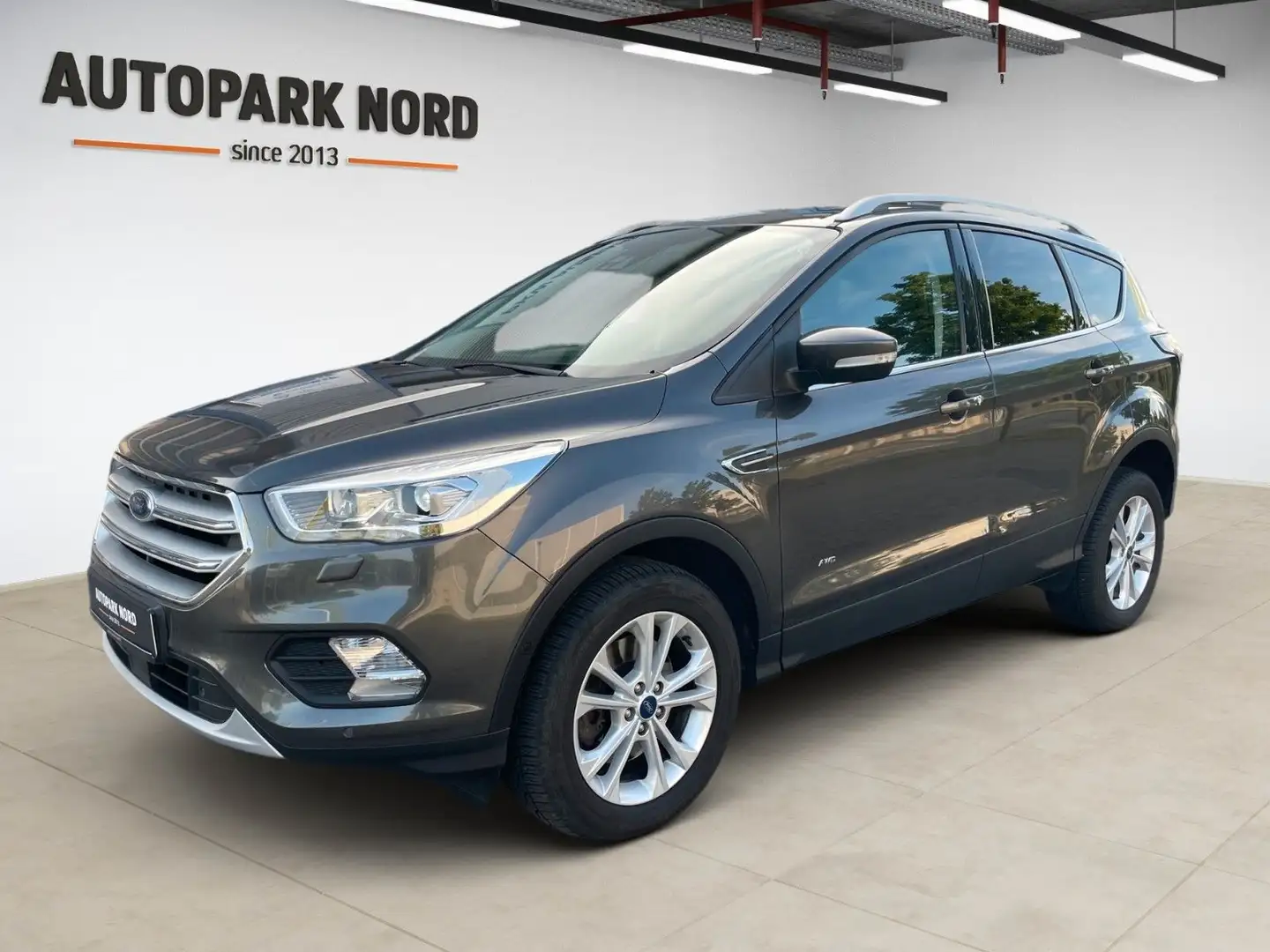 Ford Kuga 2.0 TDCi 4x4 Titanium Aut. -VOLLAUSSTATTUNG Grau - 1