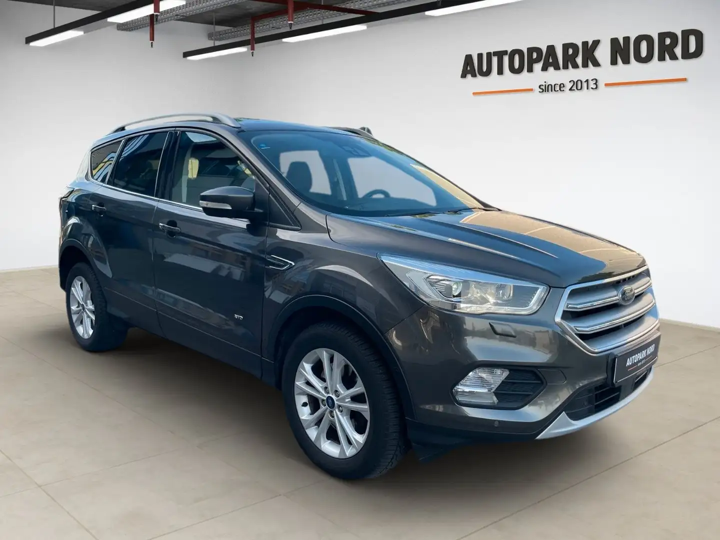 Ford Kuga 2.0 TDCi 4x4 Titanium Aut. -VOLLAUSSTATTUNG Grau - 2