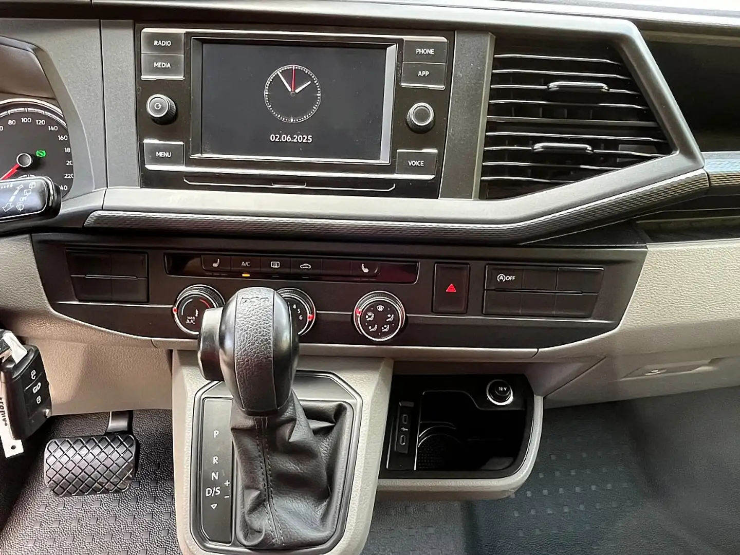 Volkswagen T6.1 Kastenwagen KR 2,0 TDI DSG Flügel Akustikp... Blanc - 2