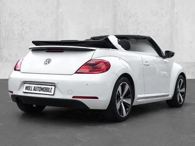 Volkswagen Beetle view 2