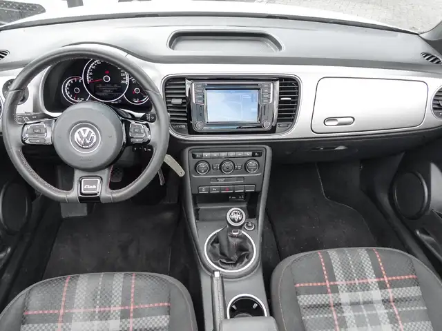 Volkswagen Beetle view 6