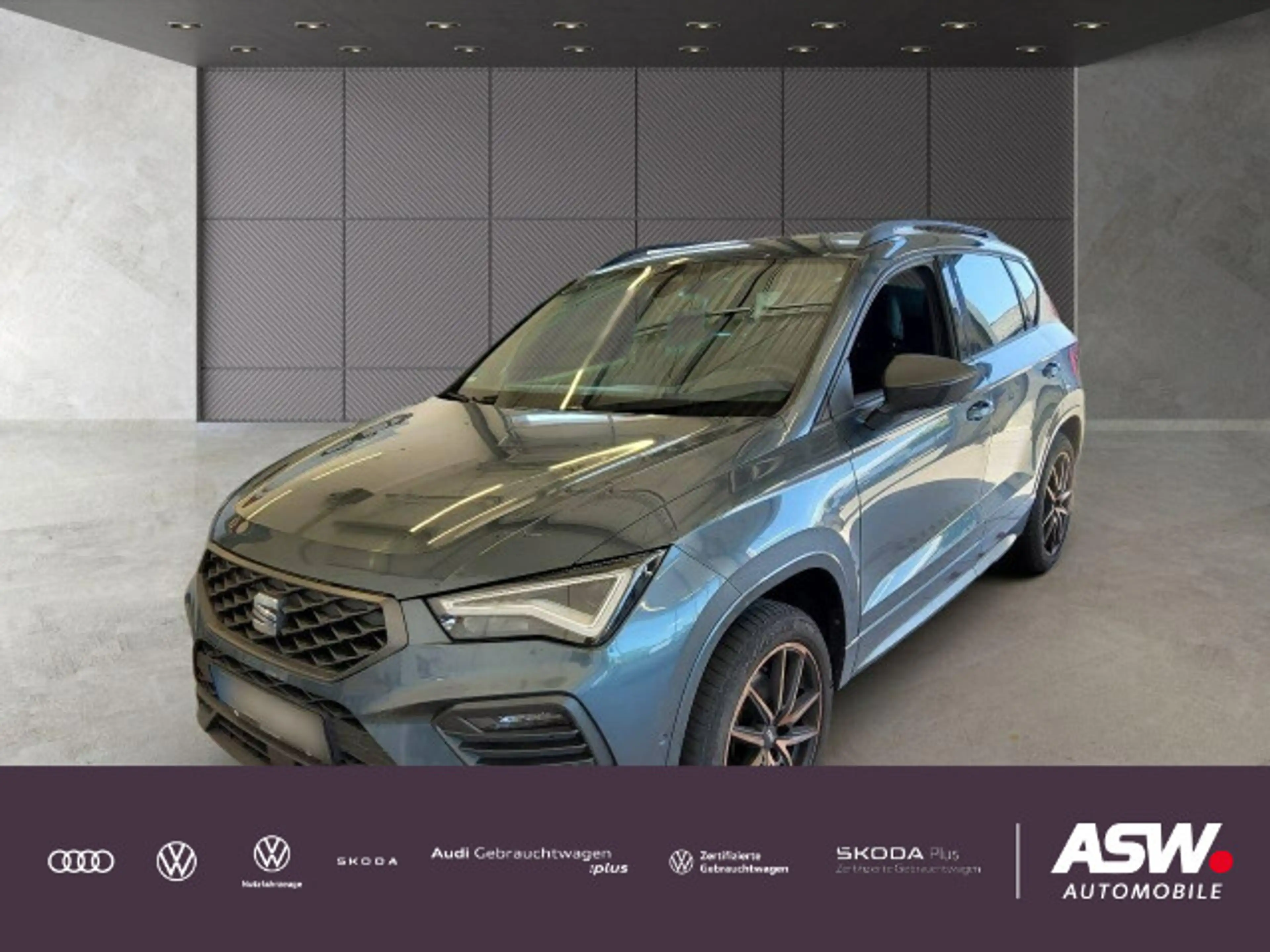 SEAT Ateca FR 2.0TSI 4Drive DSG Navi RFK PANO Stdhzg