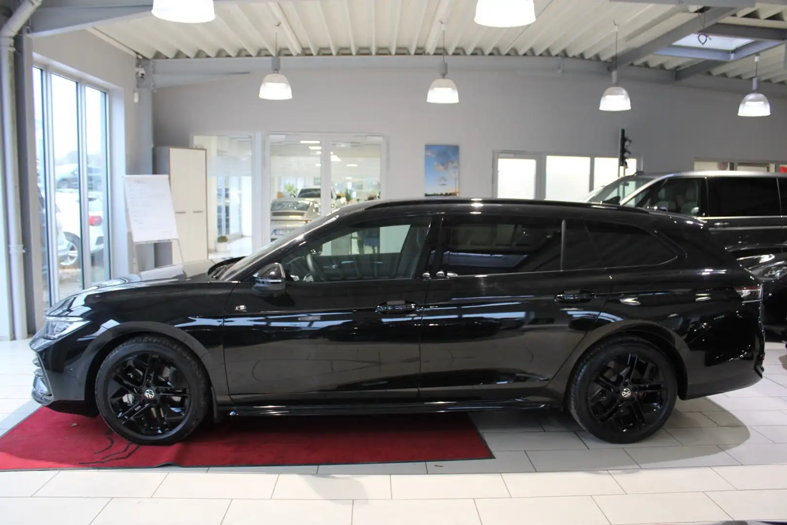 Volkswagen Passat Variant 2.0 TDI 4Motion R-Line Matrix*Standheizung Schwarz - 2