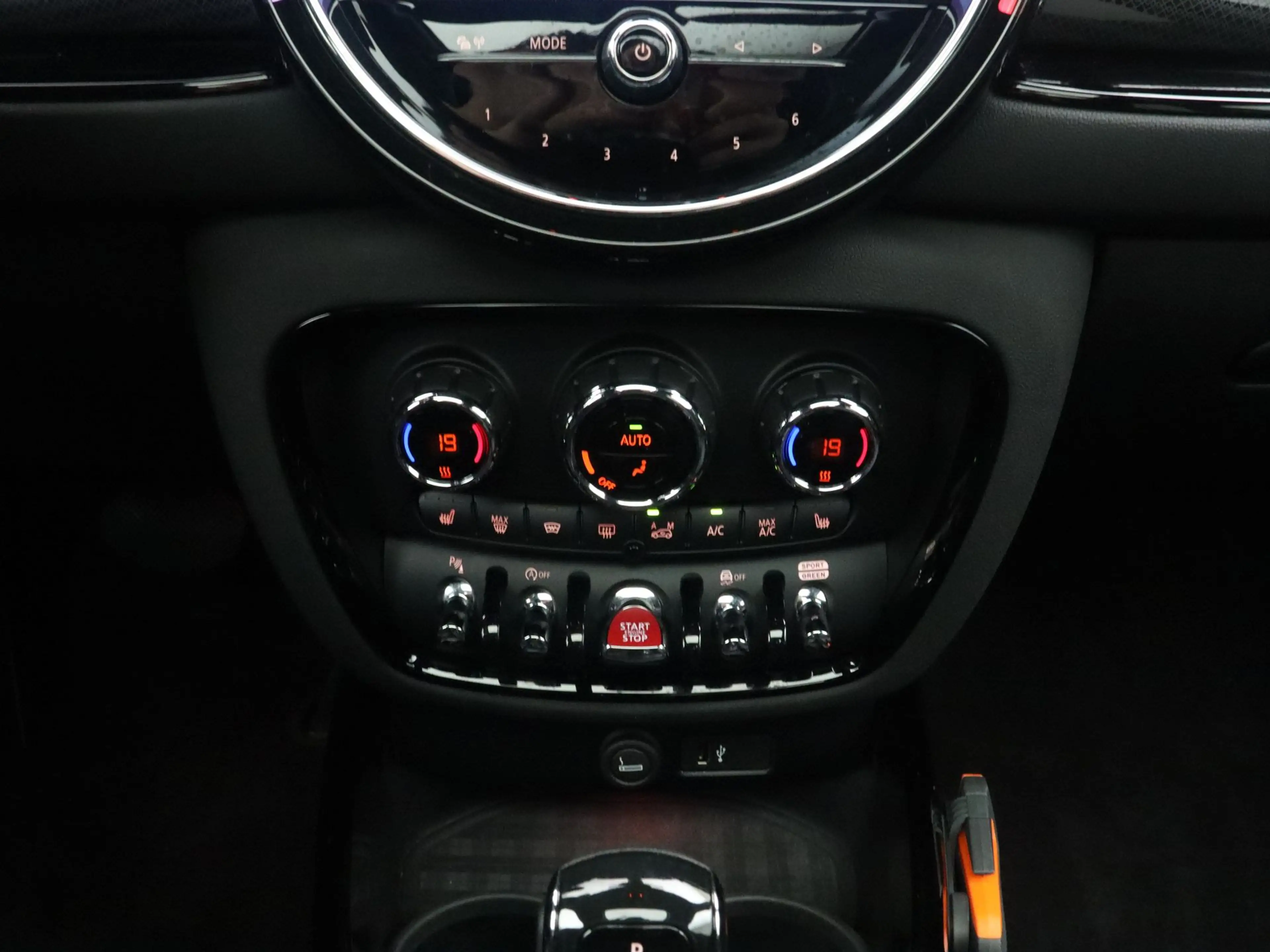 MINI Cooper Clubman Classic Aut. — photo 14